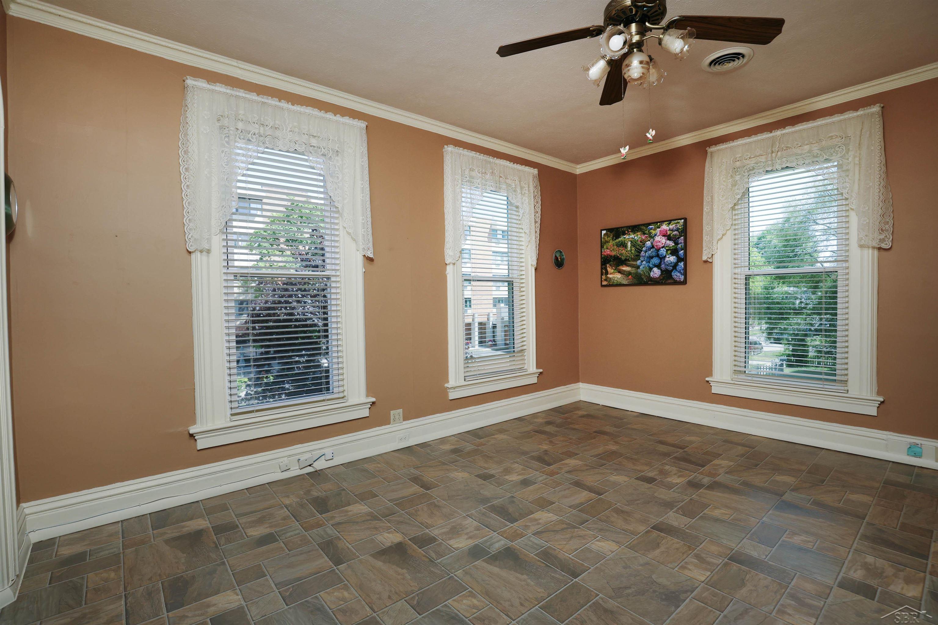 601 N Van Buren Street Property Photo 29