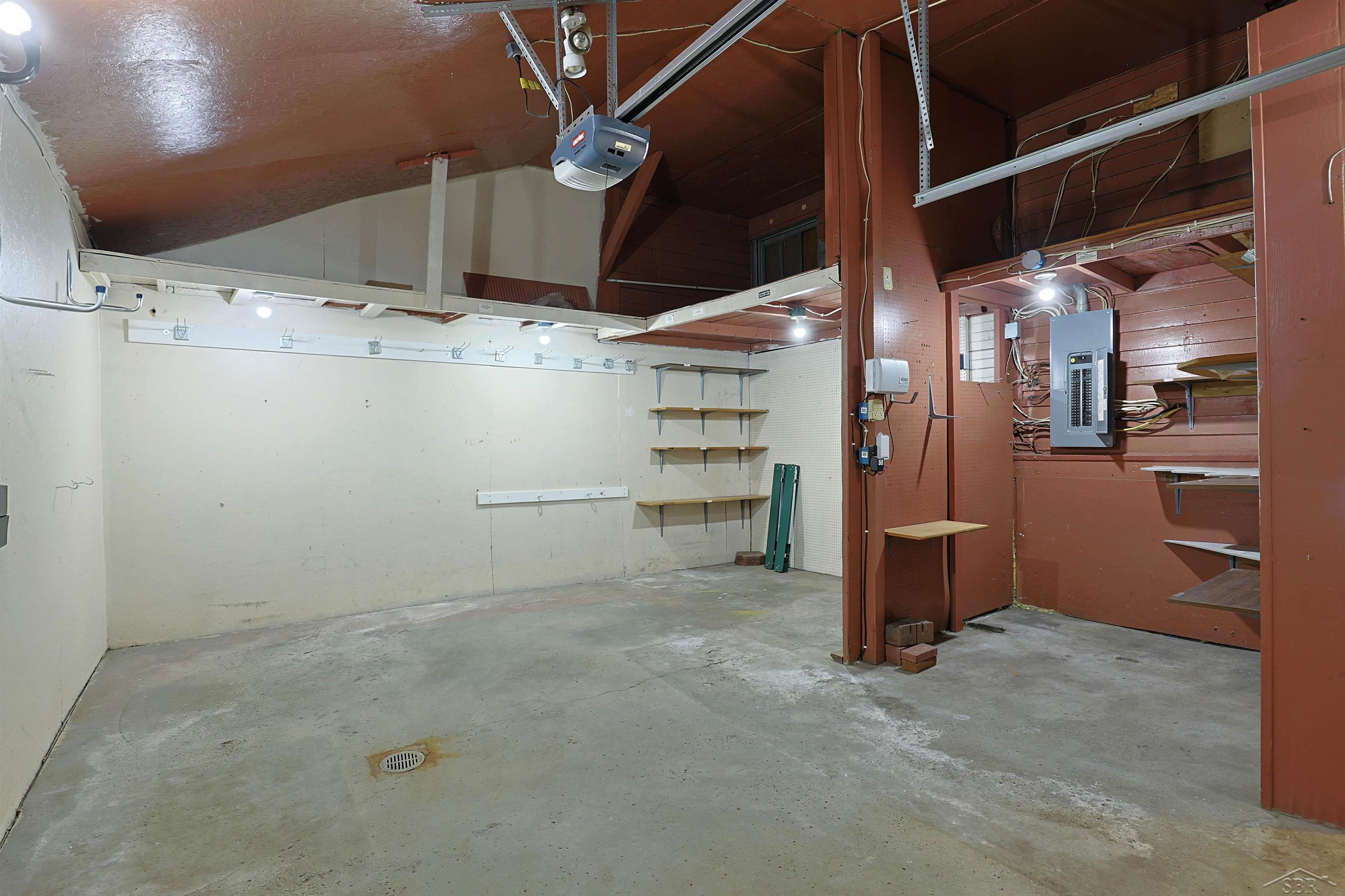 601 N Van Buren Street Property Photo 50