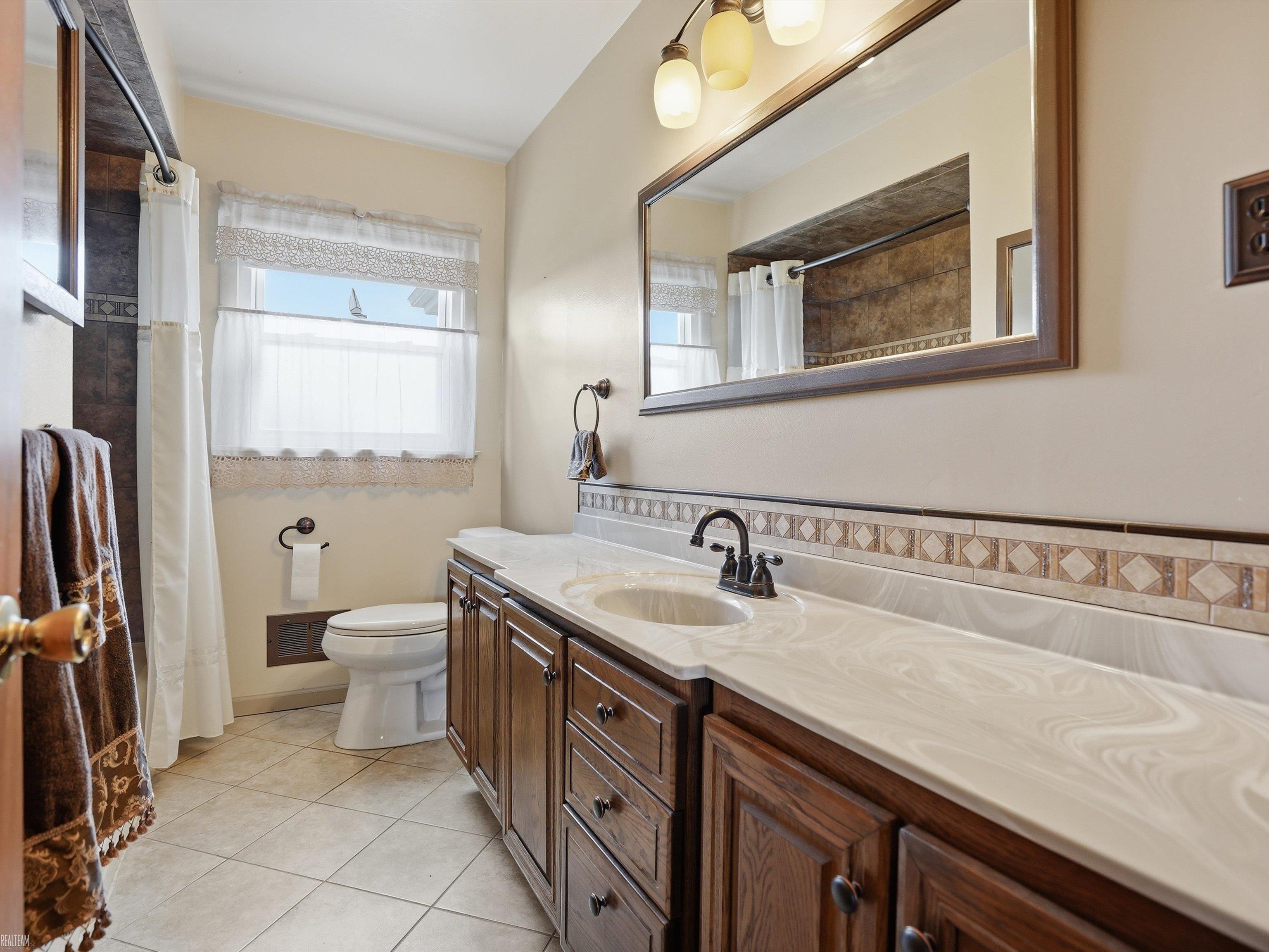 7589 Colony Drive Property Photo 21