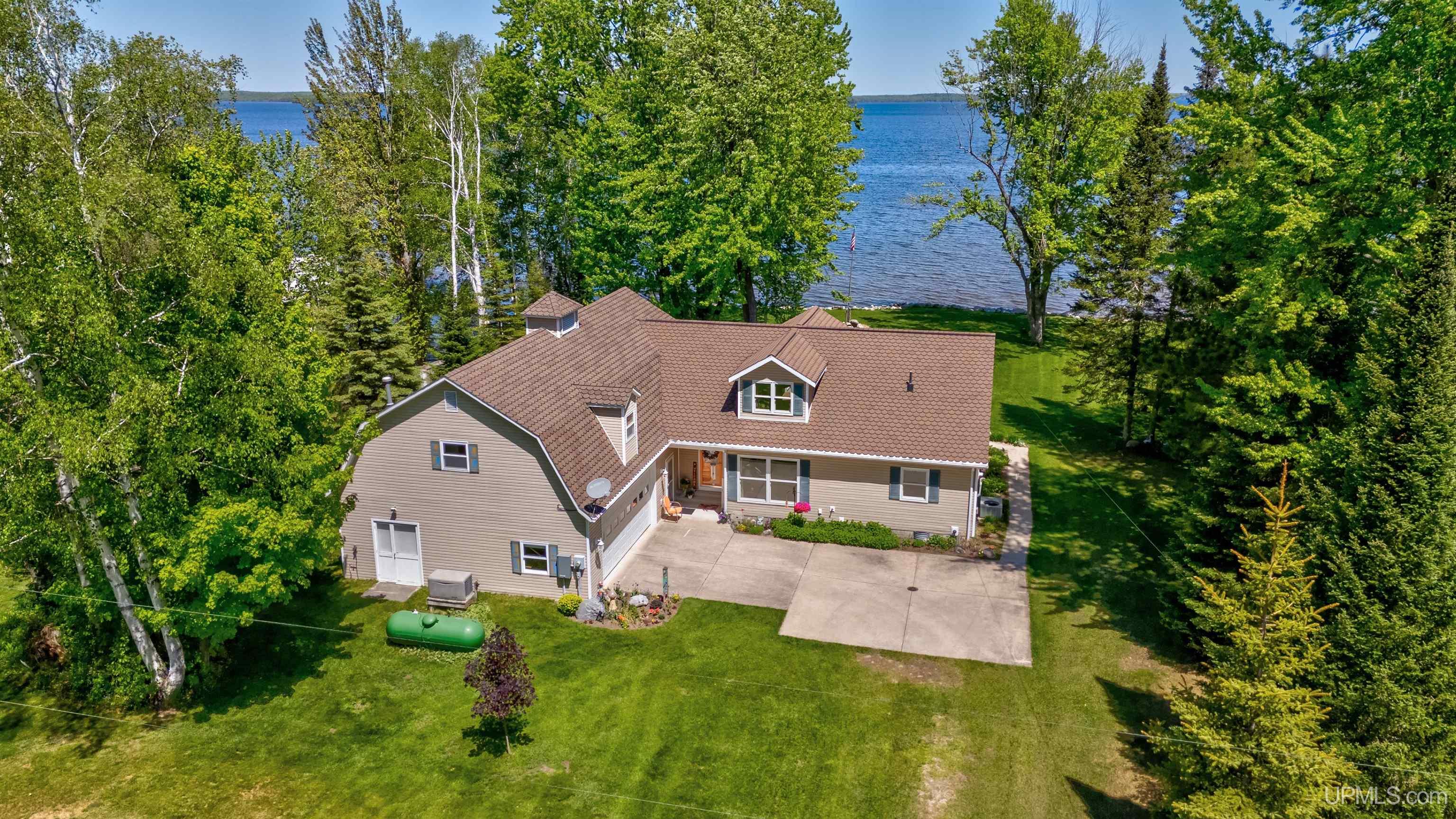 19105 Diller Road Property Photo 3