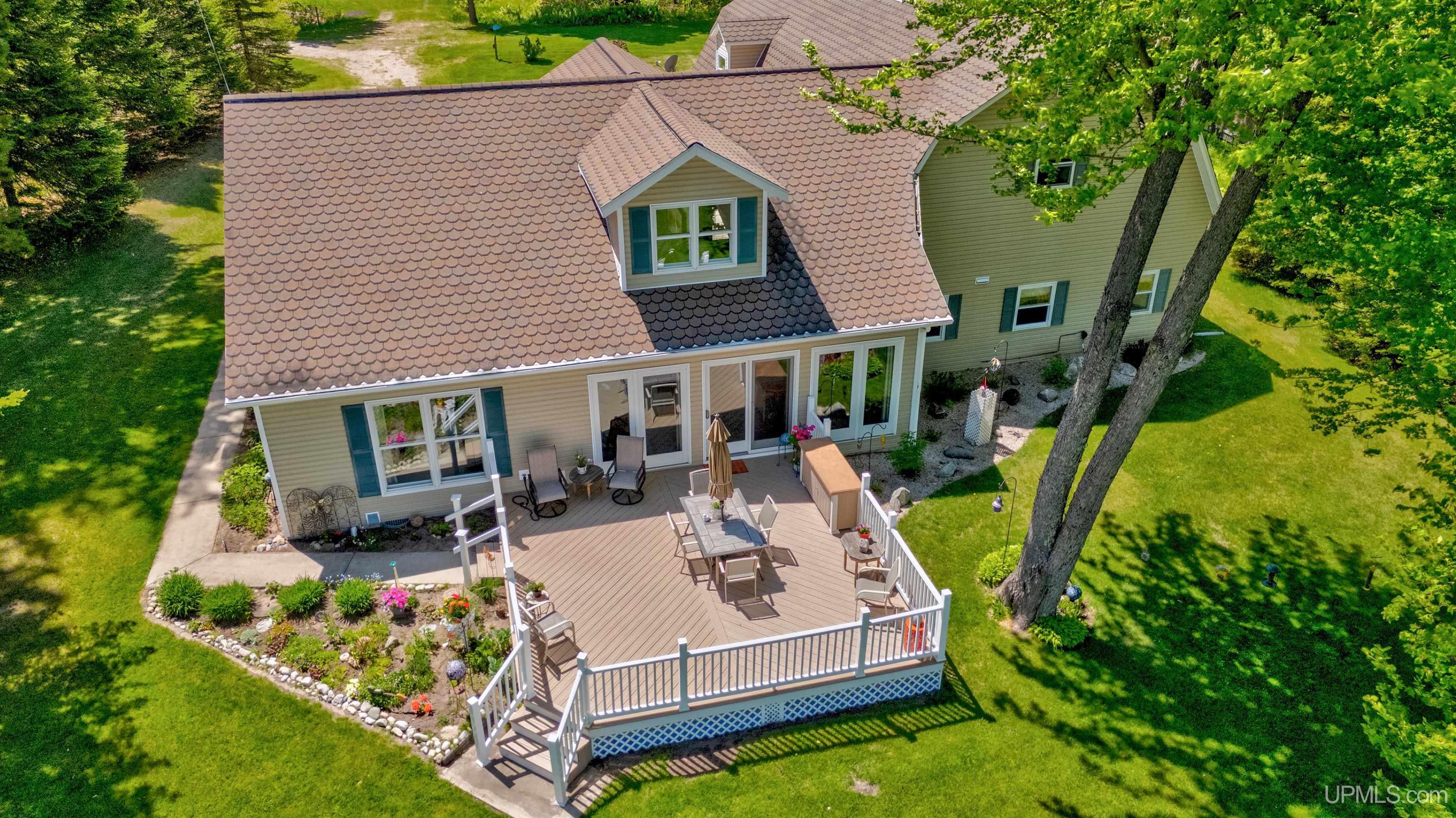 19105 Diller Road Property Photo 4