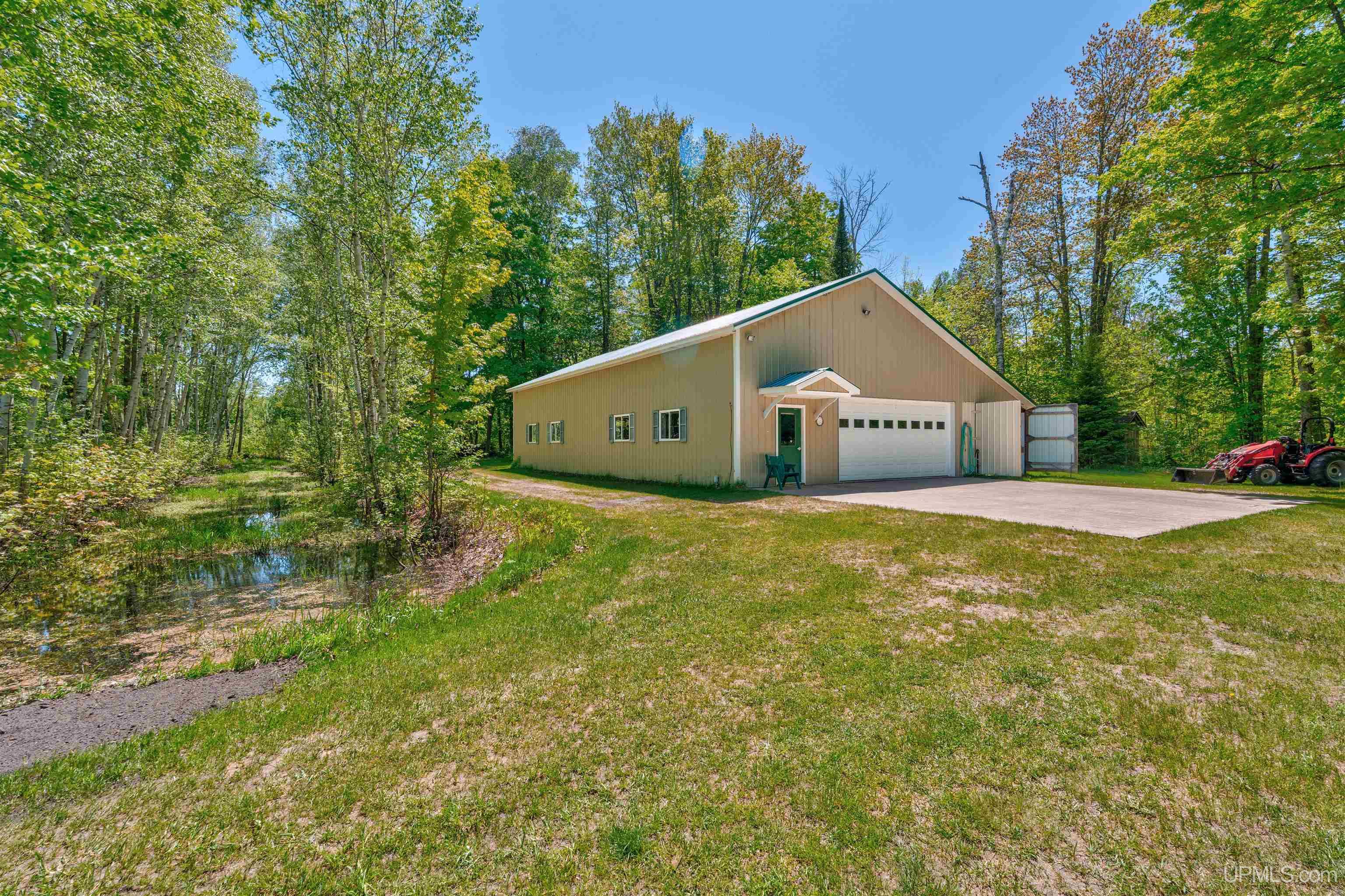 19105 Diller Road Property Photo 5