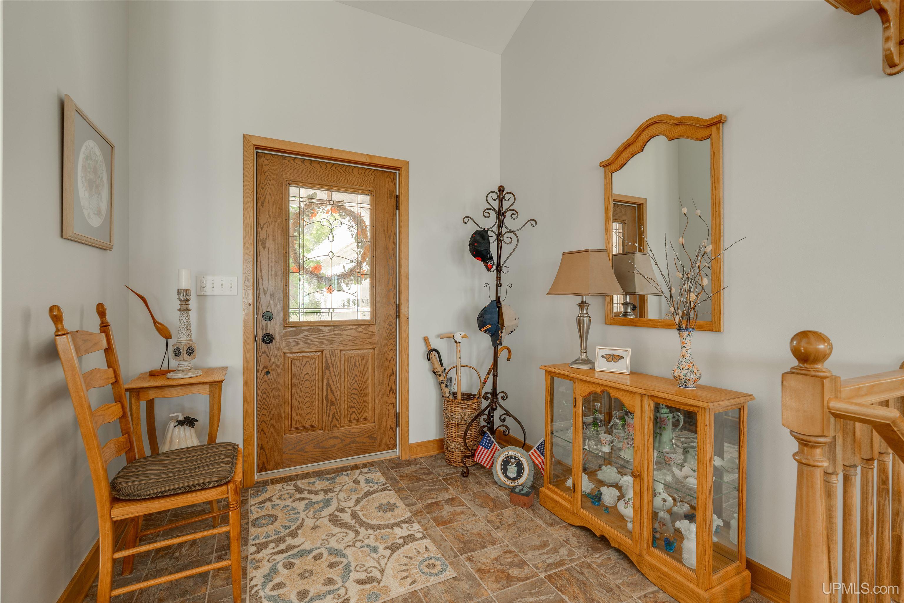 19105 Diller Road Property Photo 9