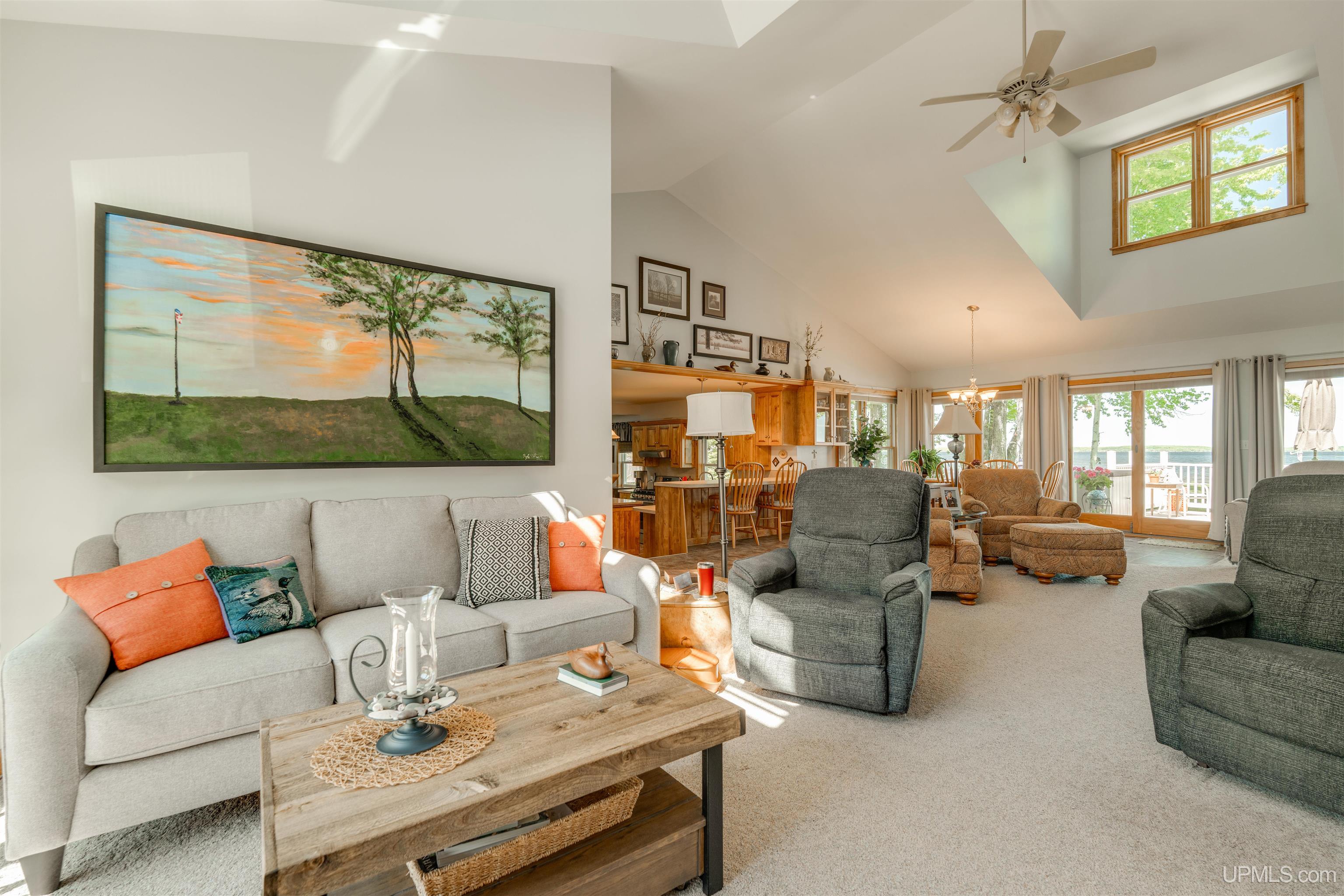 19105 Diller Road Property Photo 12