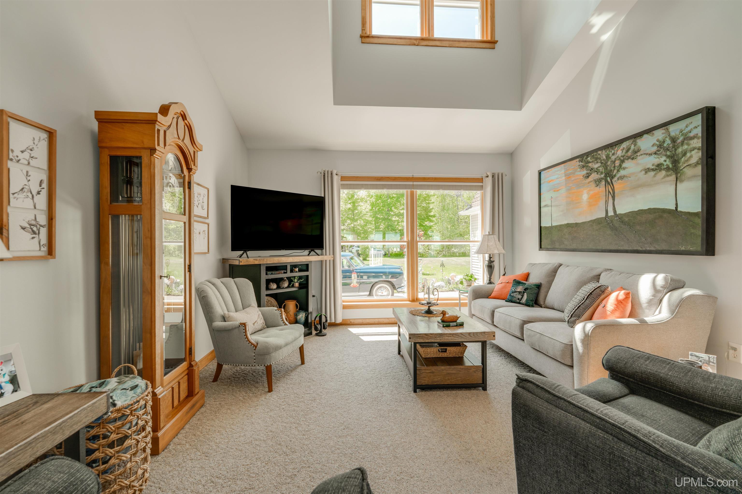 19105 Diller Road Property Photo 14