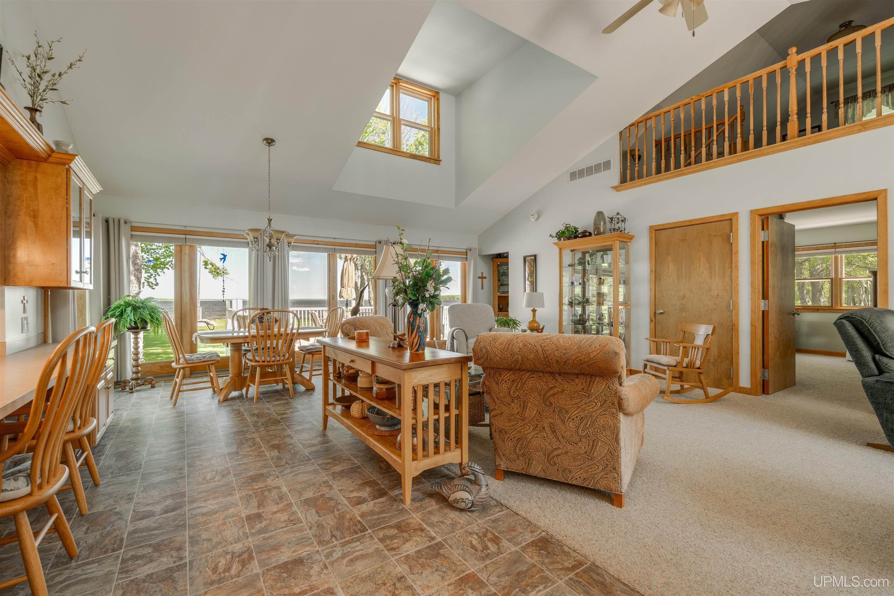 19105 Diller Road Property Photo 16
