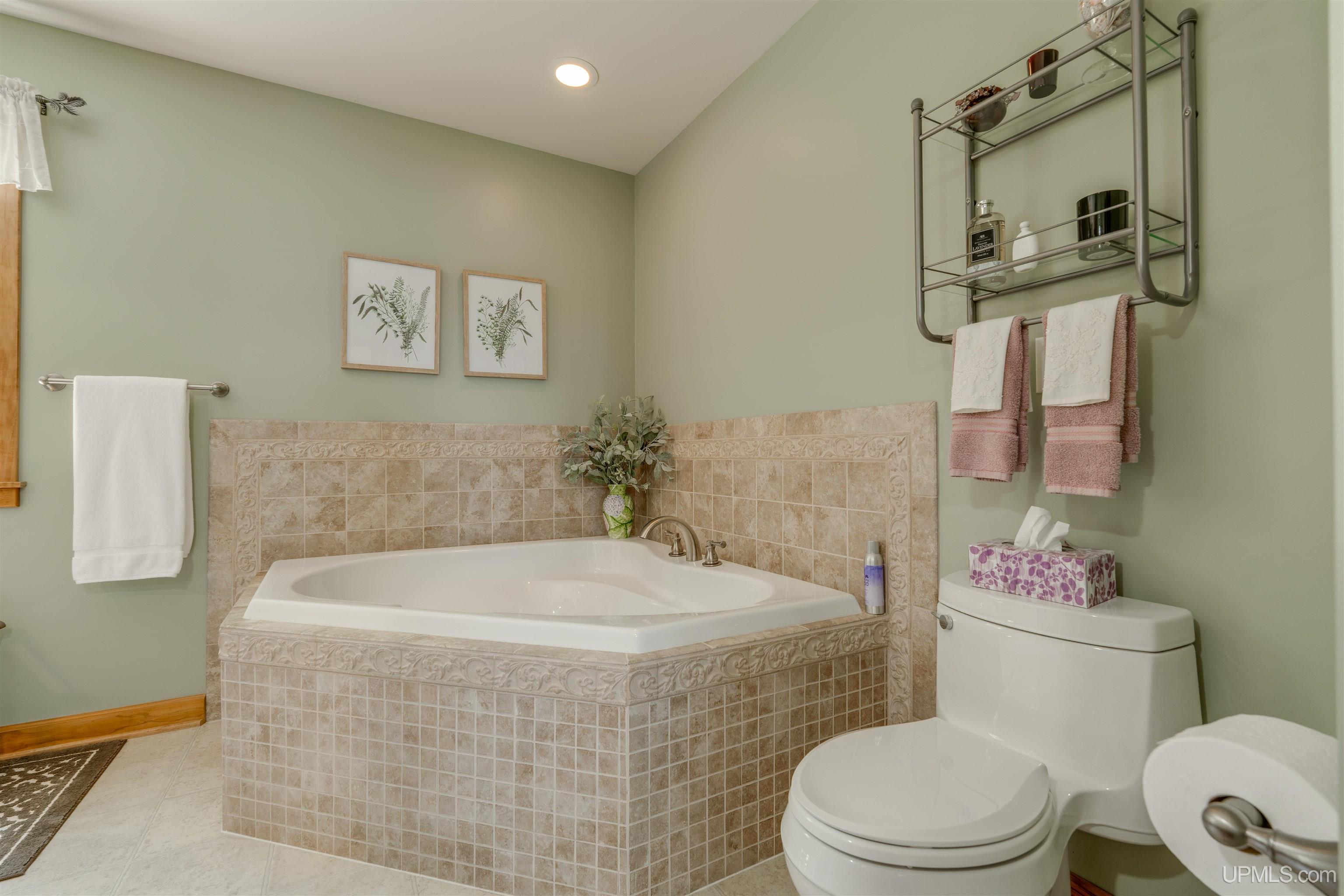 19105 Diller Road Property Photo 31
