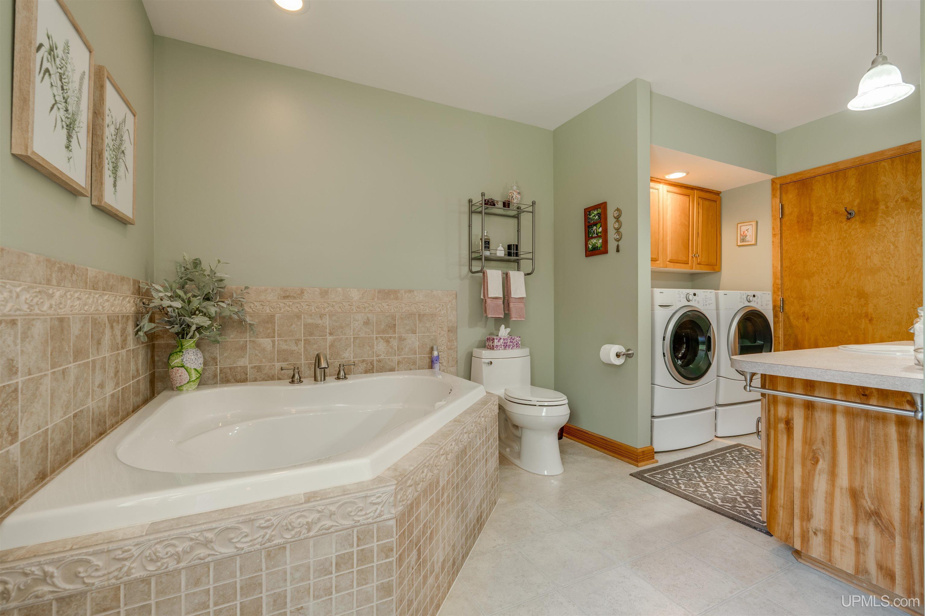 19105 Diller Road Property Photo 33