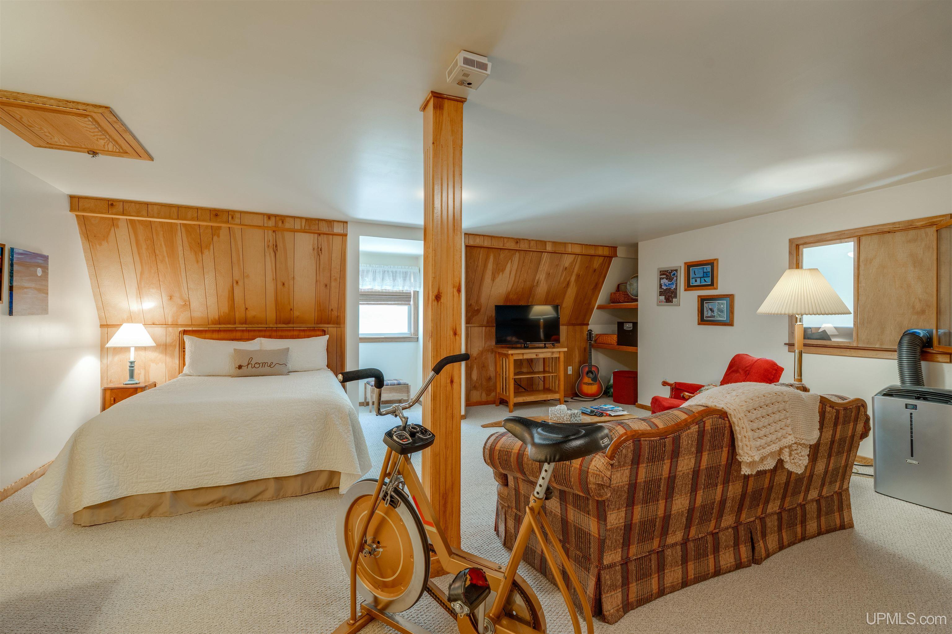 19105 Diller Road Property Photo 47