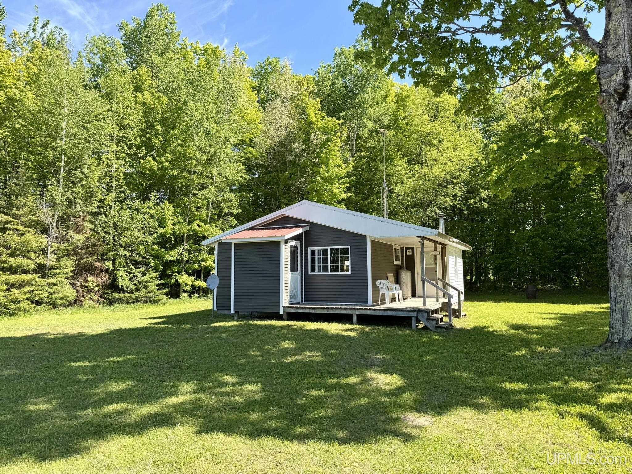 478 W Black Bear Lane Property Photo 1