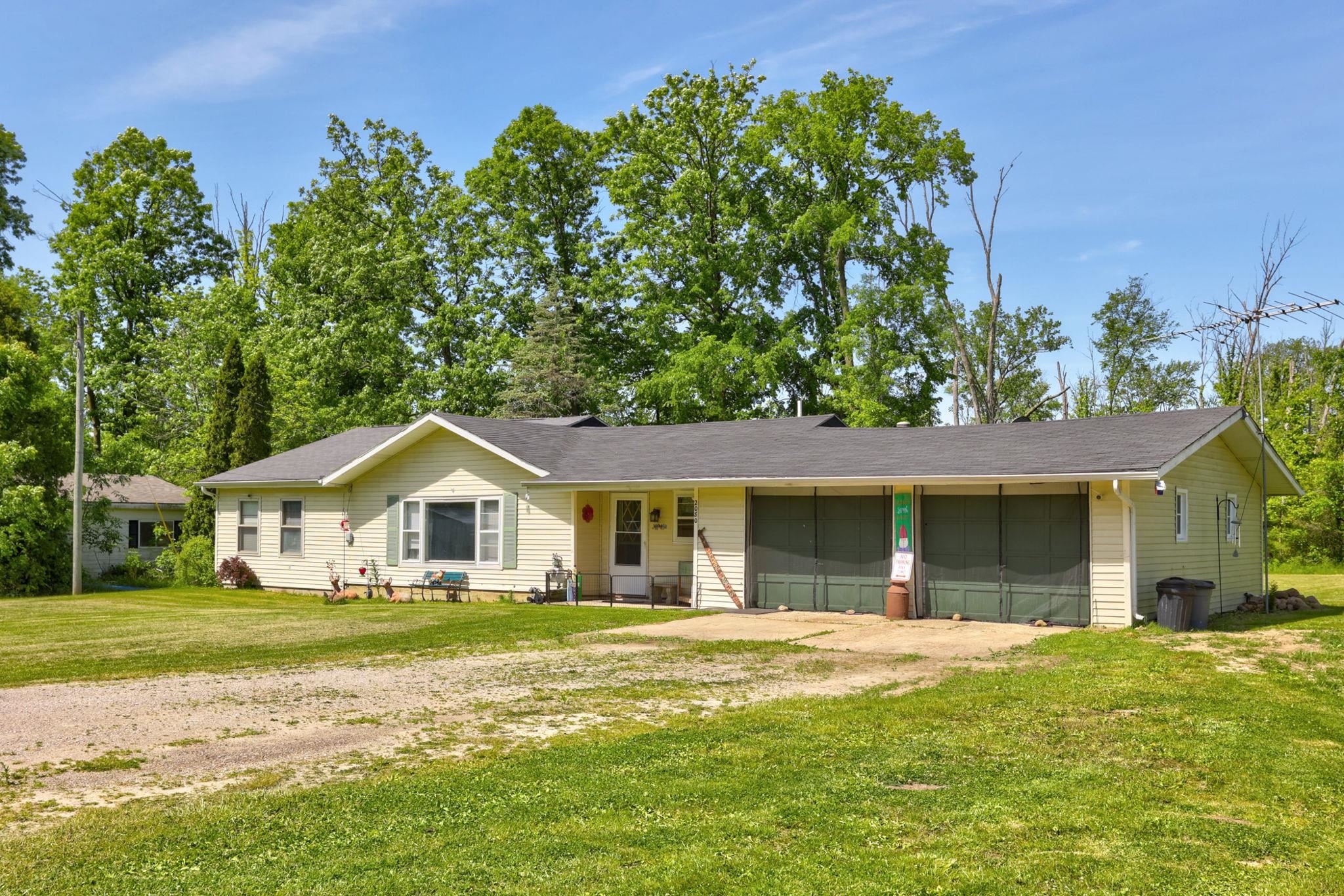 2080 S Sheridan Road Property Photo 1