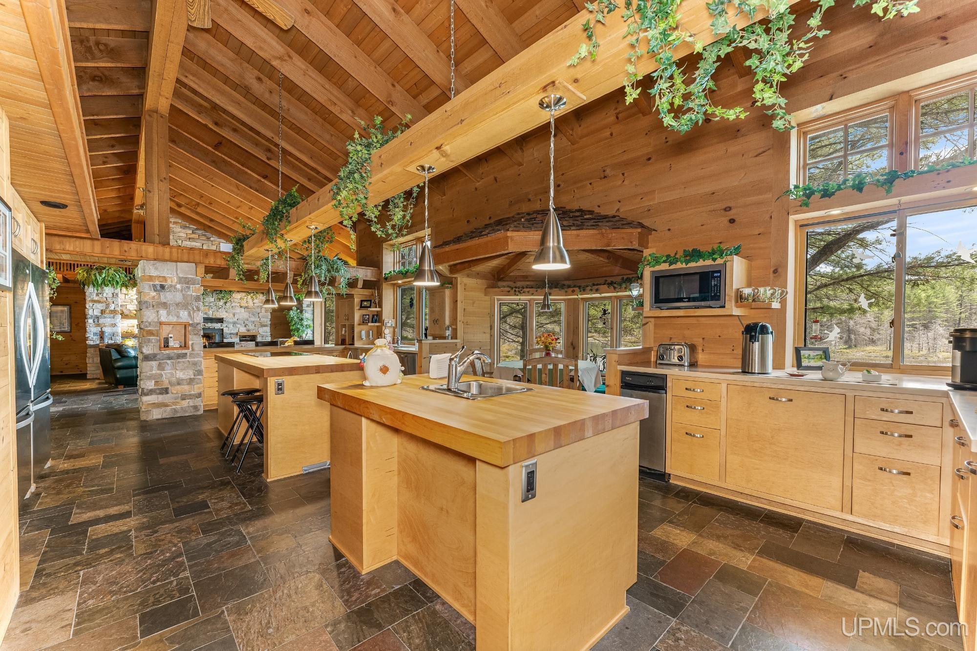 23493 Twist Lake Road Property Photo 9