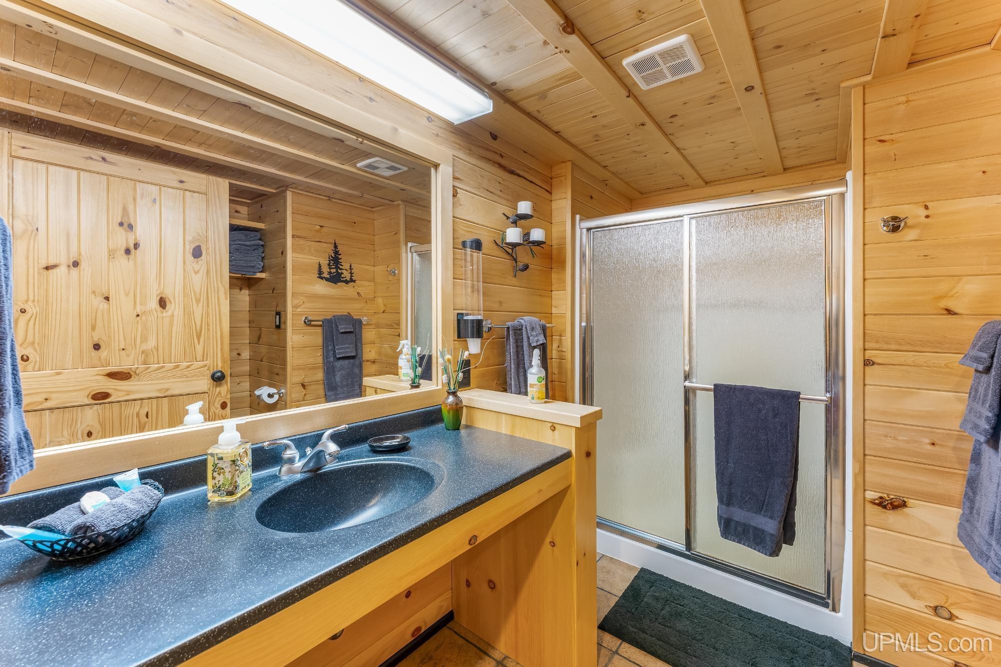 23493 Twist Lake Road Property Photo 38