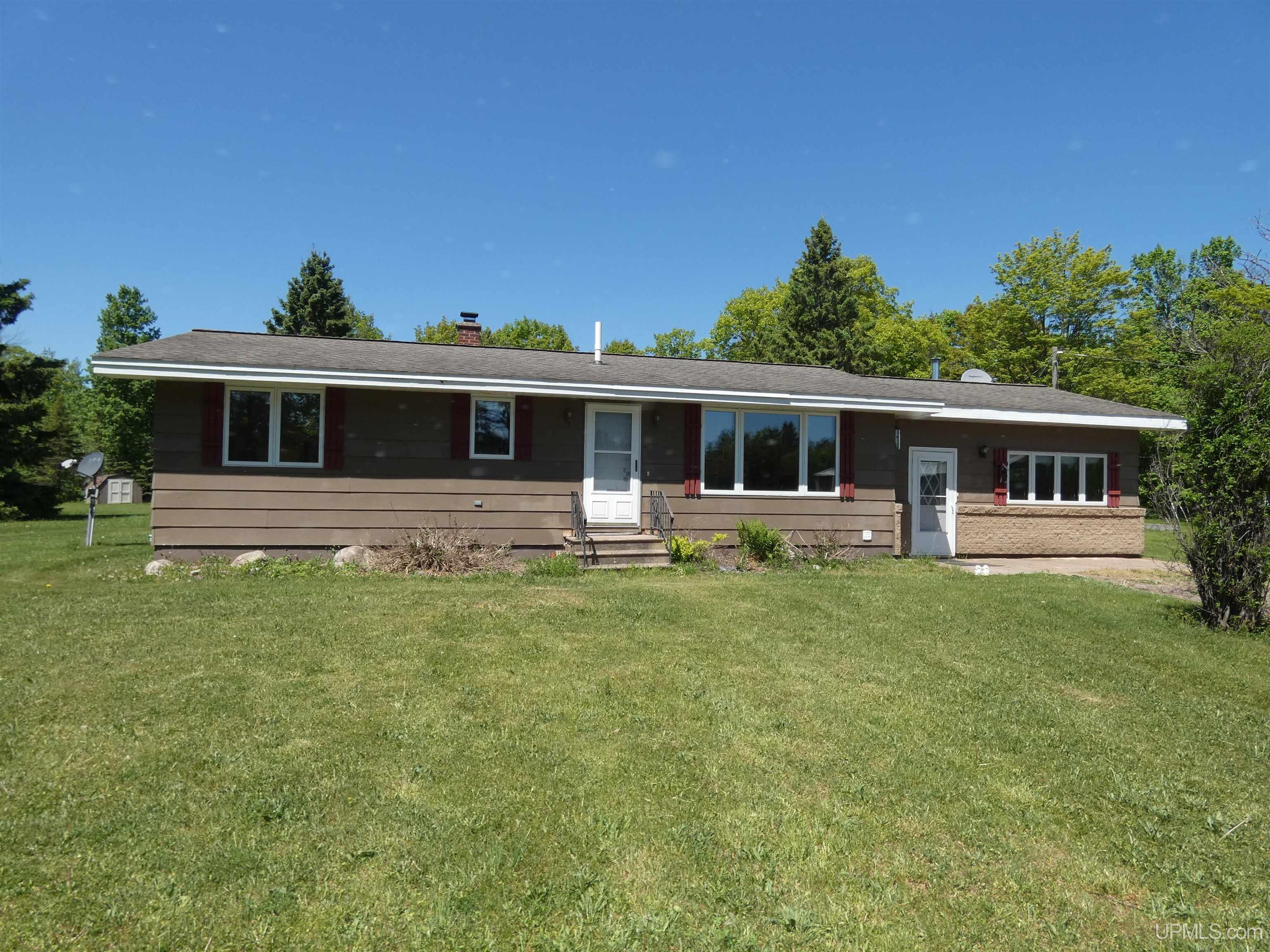 E6386 Wood Lane Property Photo 1