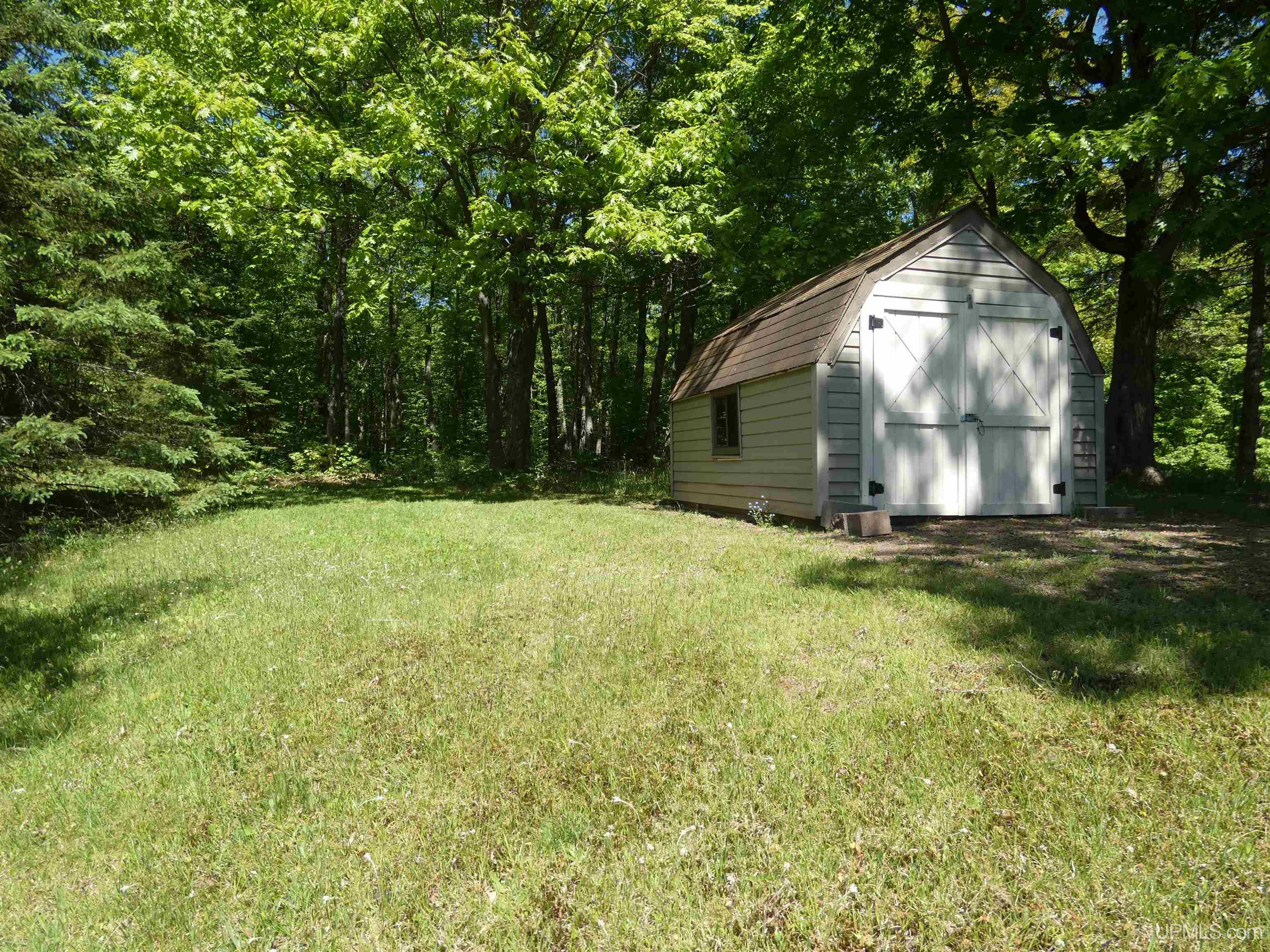 E6386 Wood Lane Property Photo 14