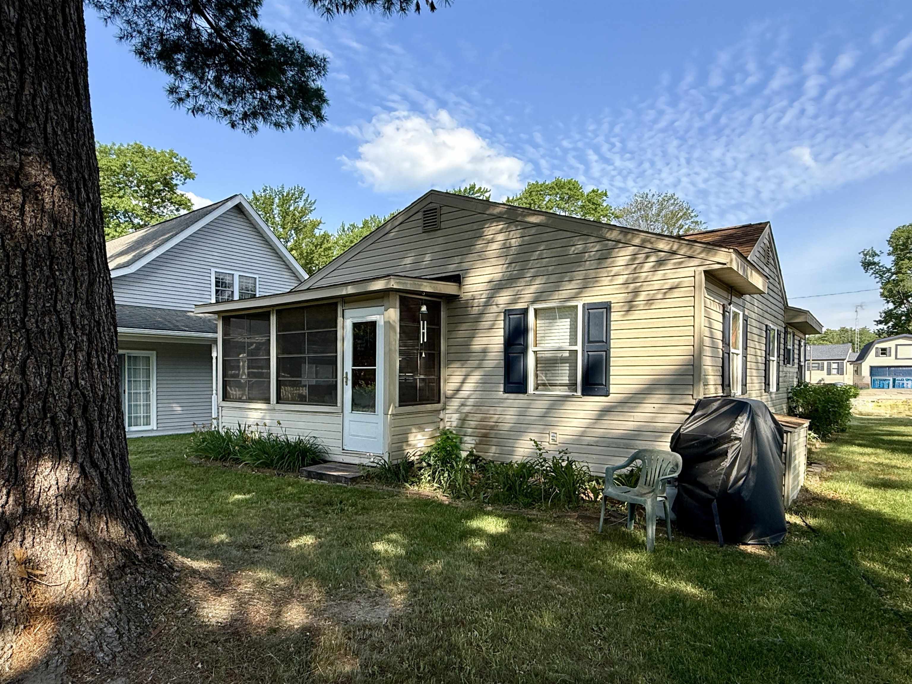 3216 Elnor Drive Property Photo 2