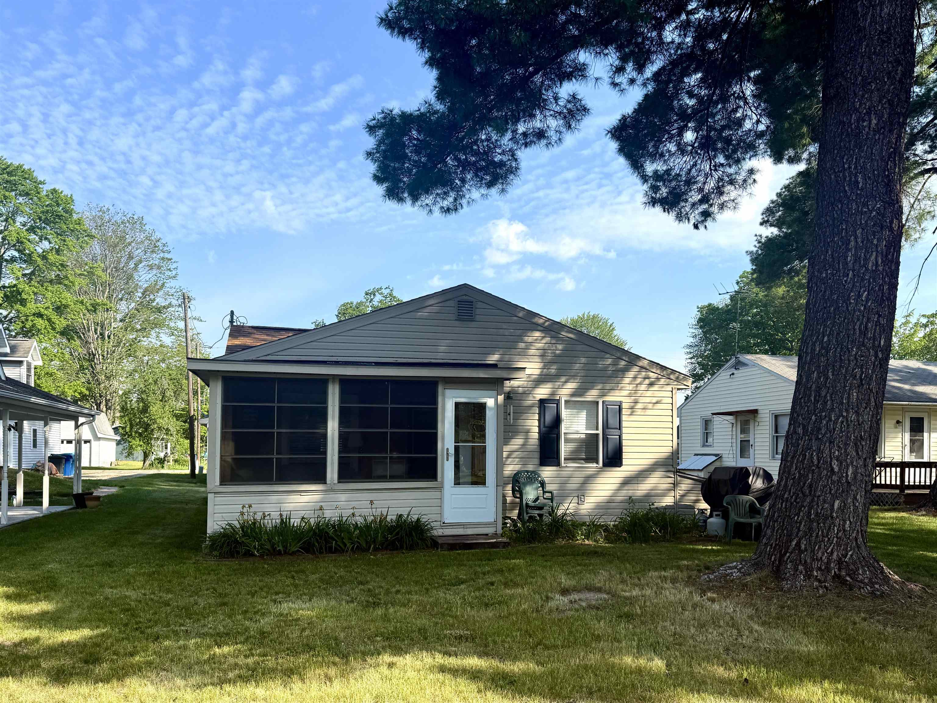 3216 Elnor Drive Property Photo 3