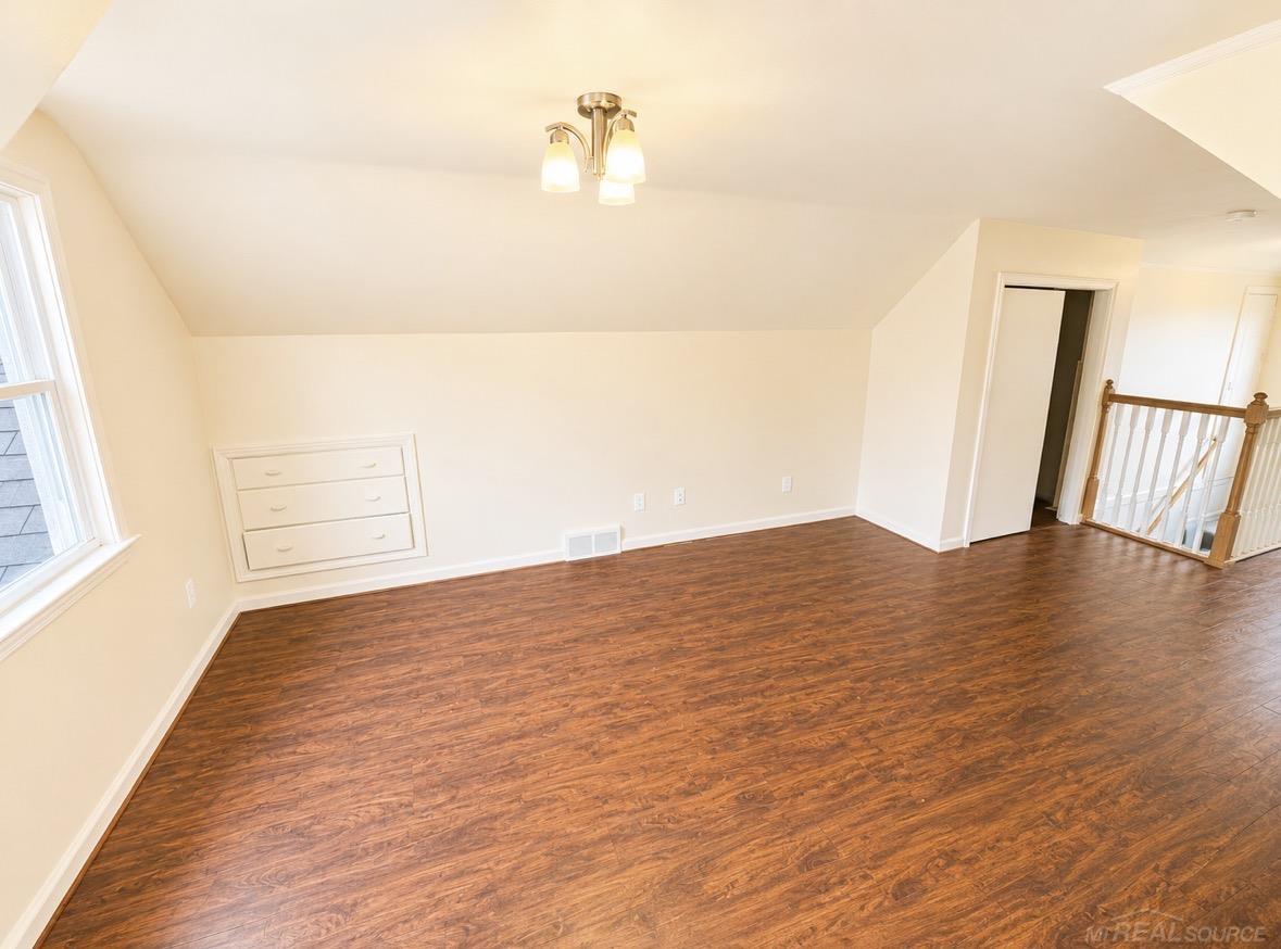 621 Bradley Avenue Property Photo 16