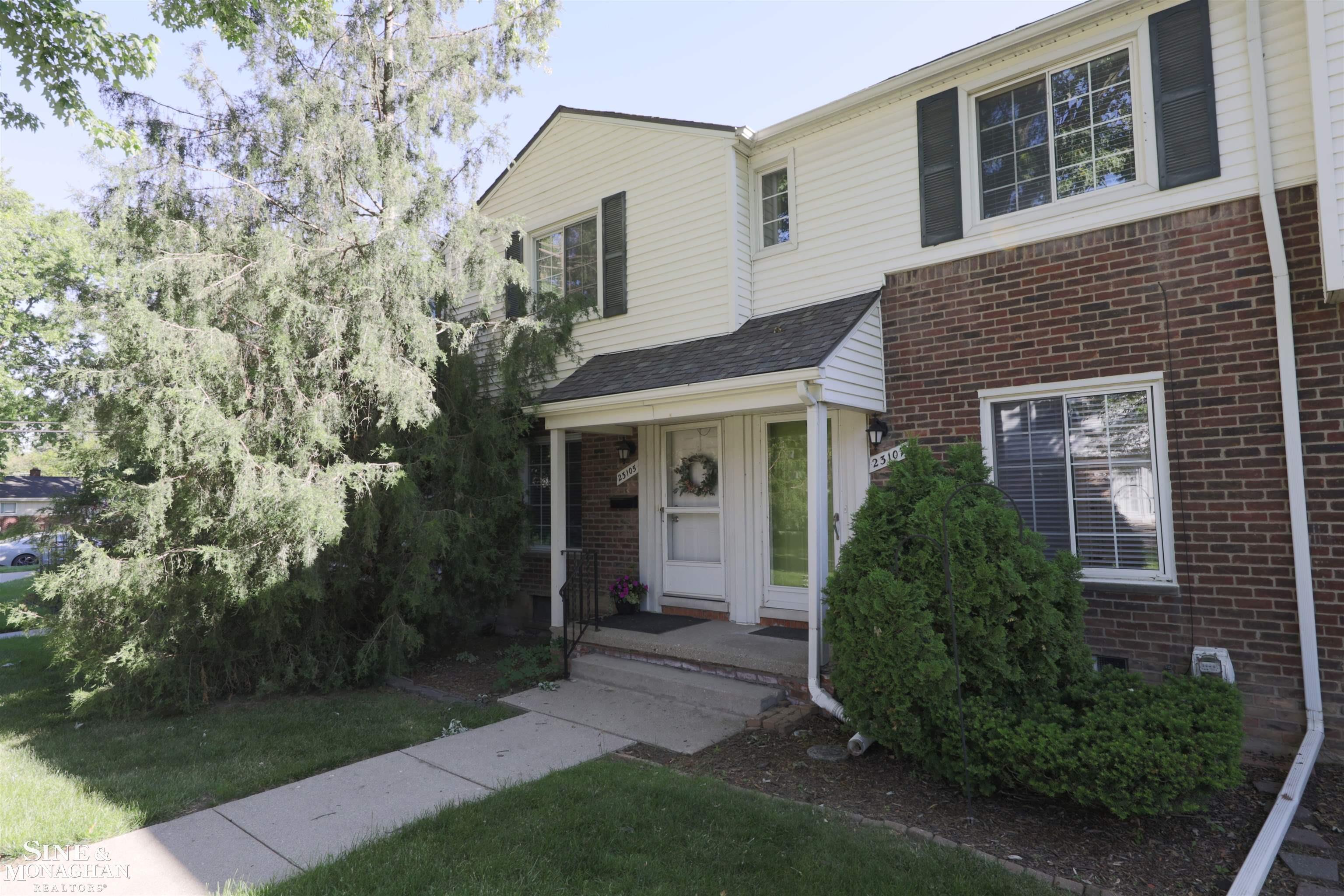 23107 Arthur Court Property Photo 1