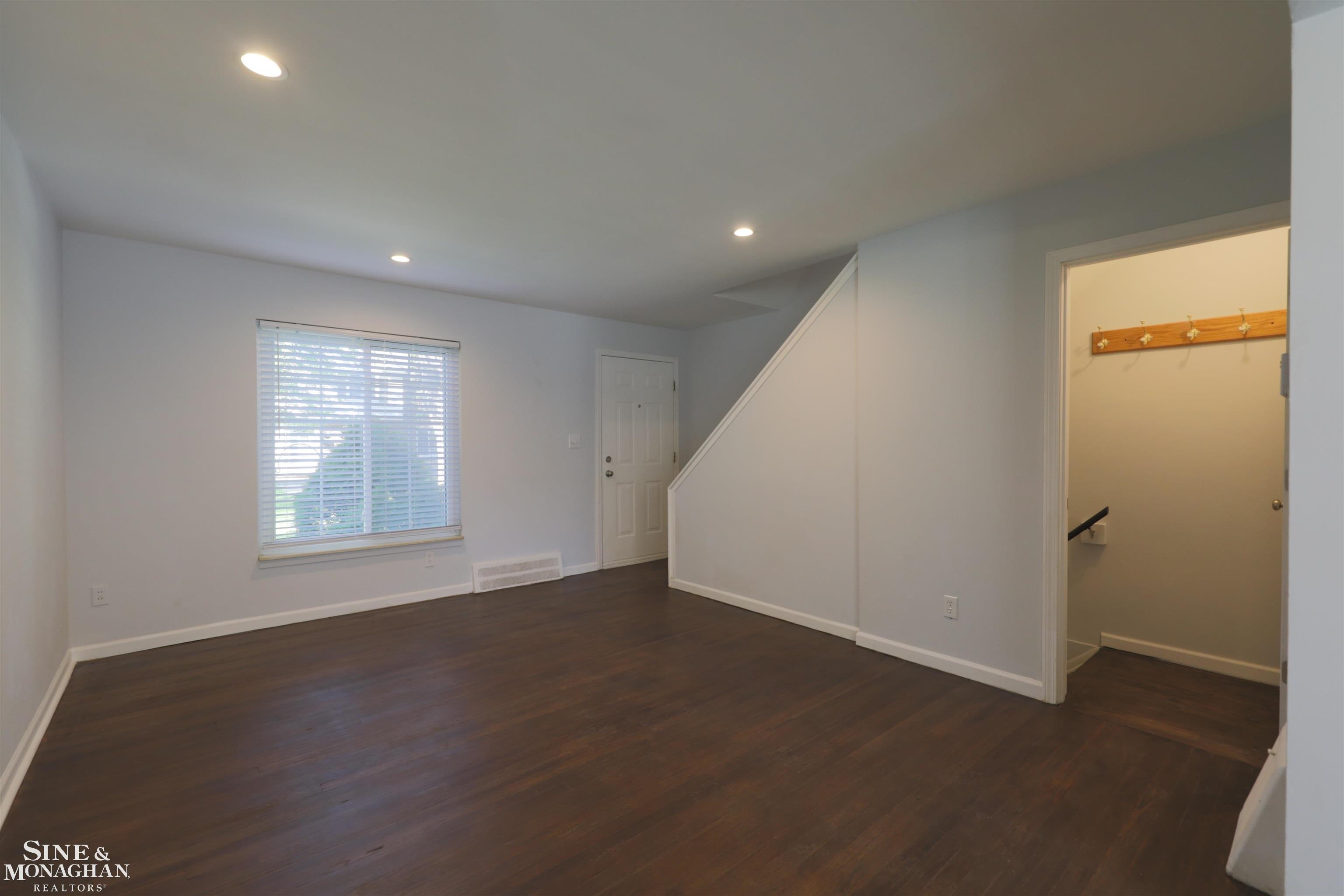 23107 Arthur Court Property Photo 9