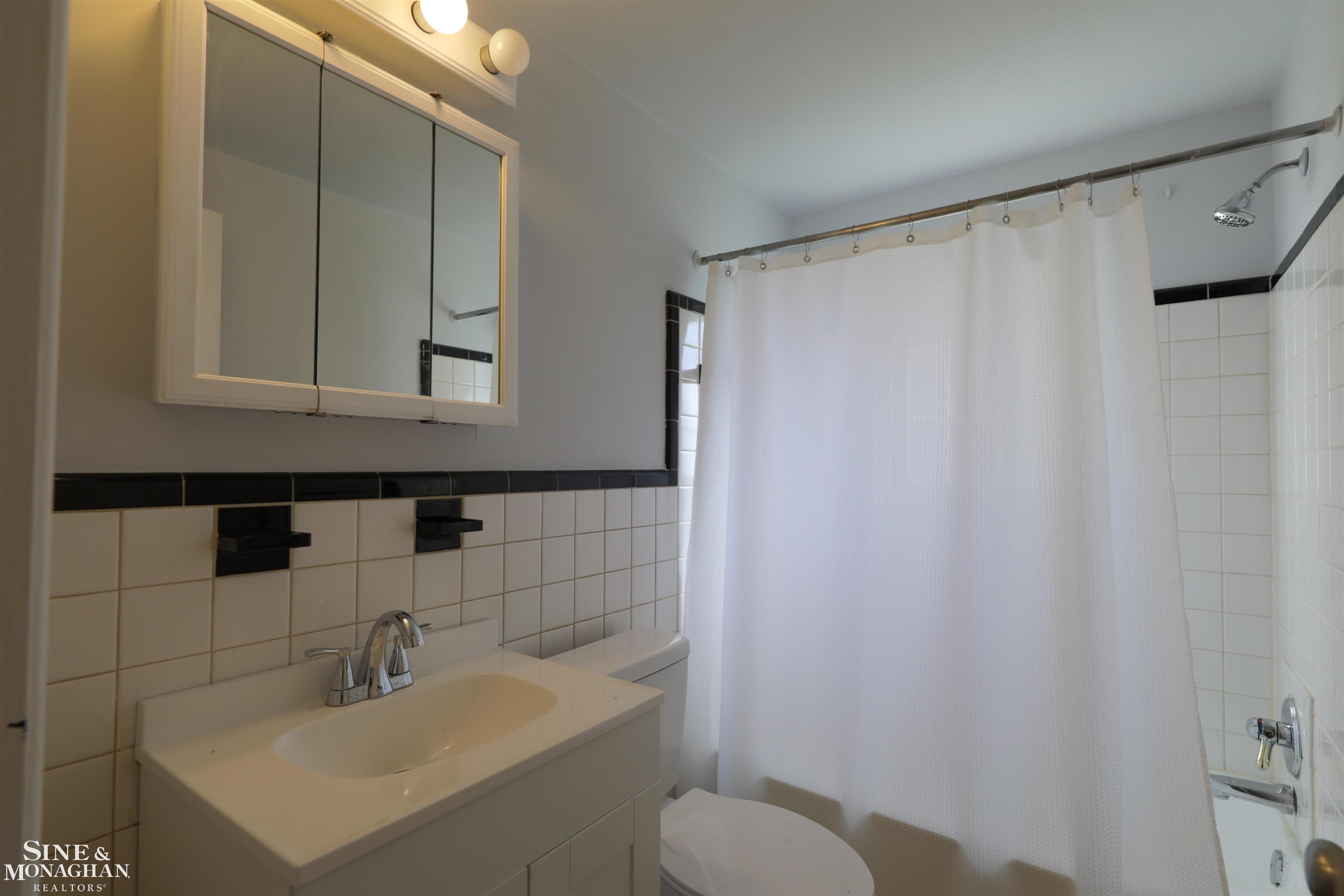 23107 Arthur Court Property Photo 10