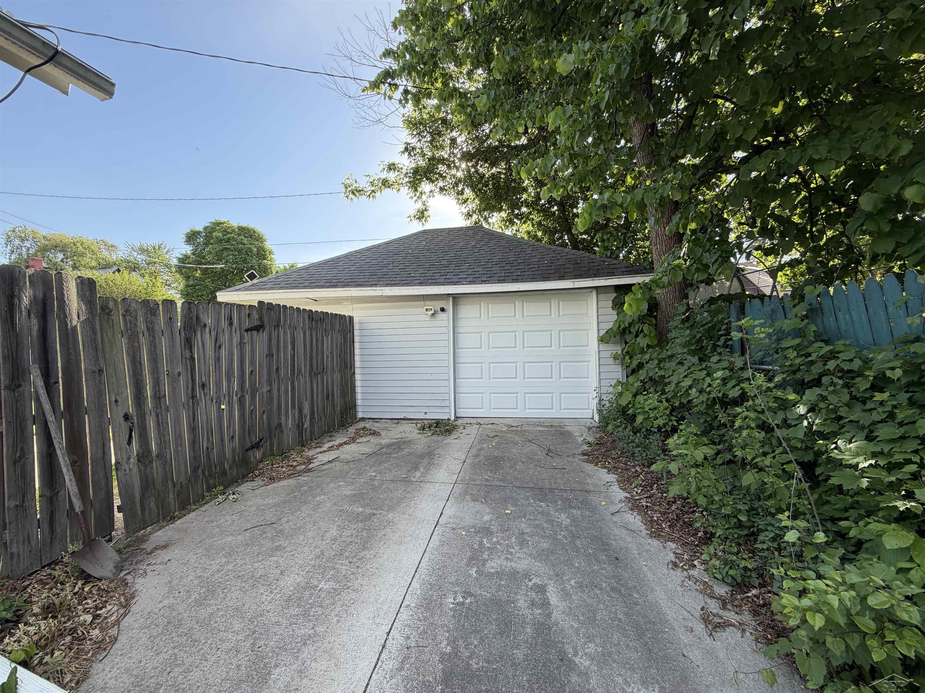 903 Marsac Street Property Photo 4