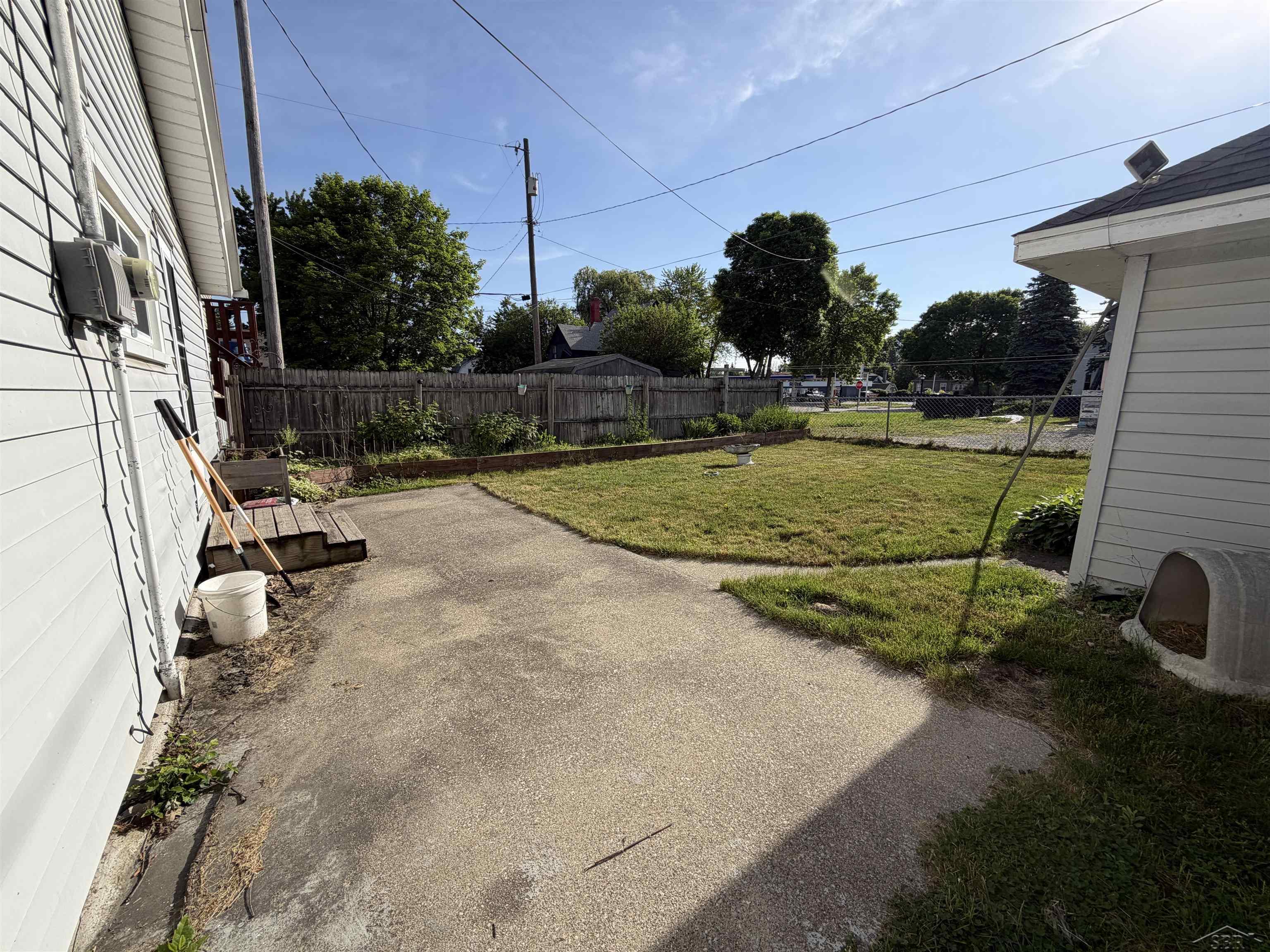 903 Marsac Street Property Photo 6