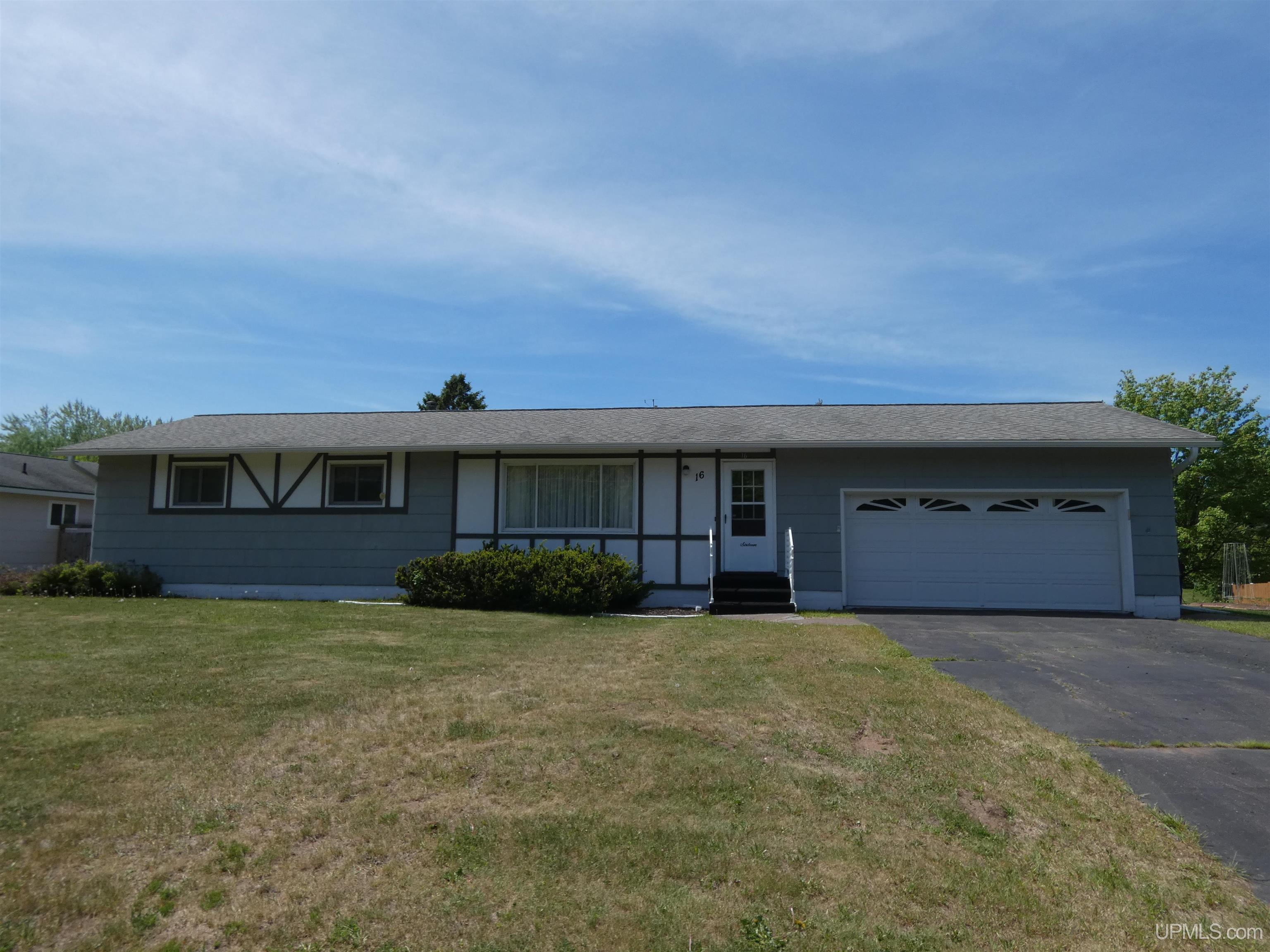 16 Hemlock Street Property Photo 1
