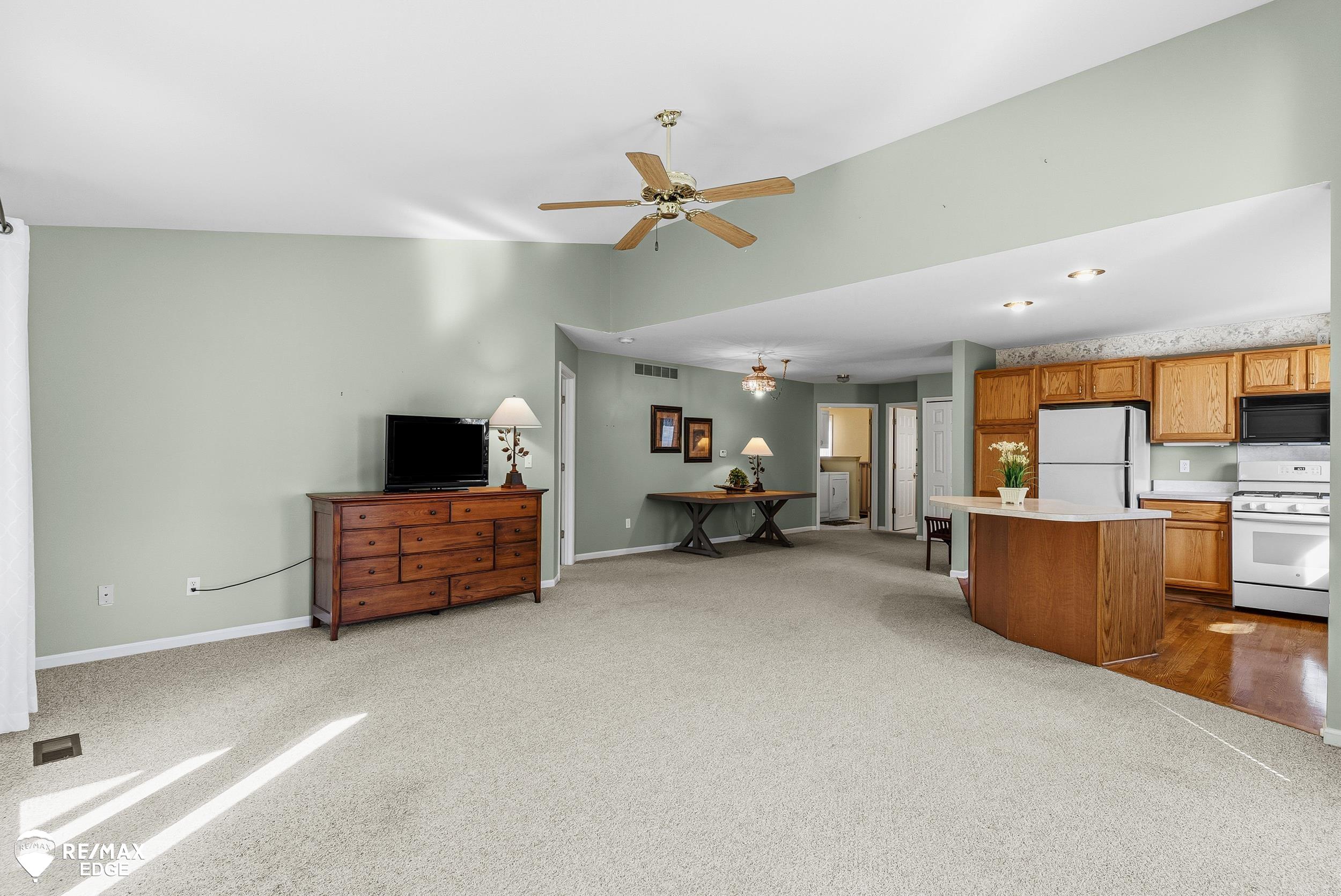 9340 Rayna Drive Property Photo 5