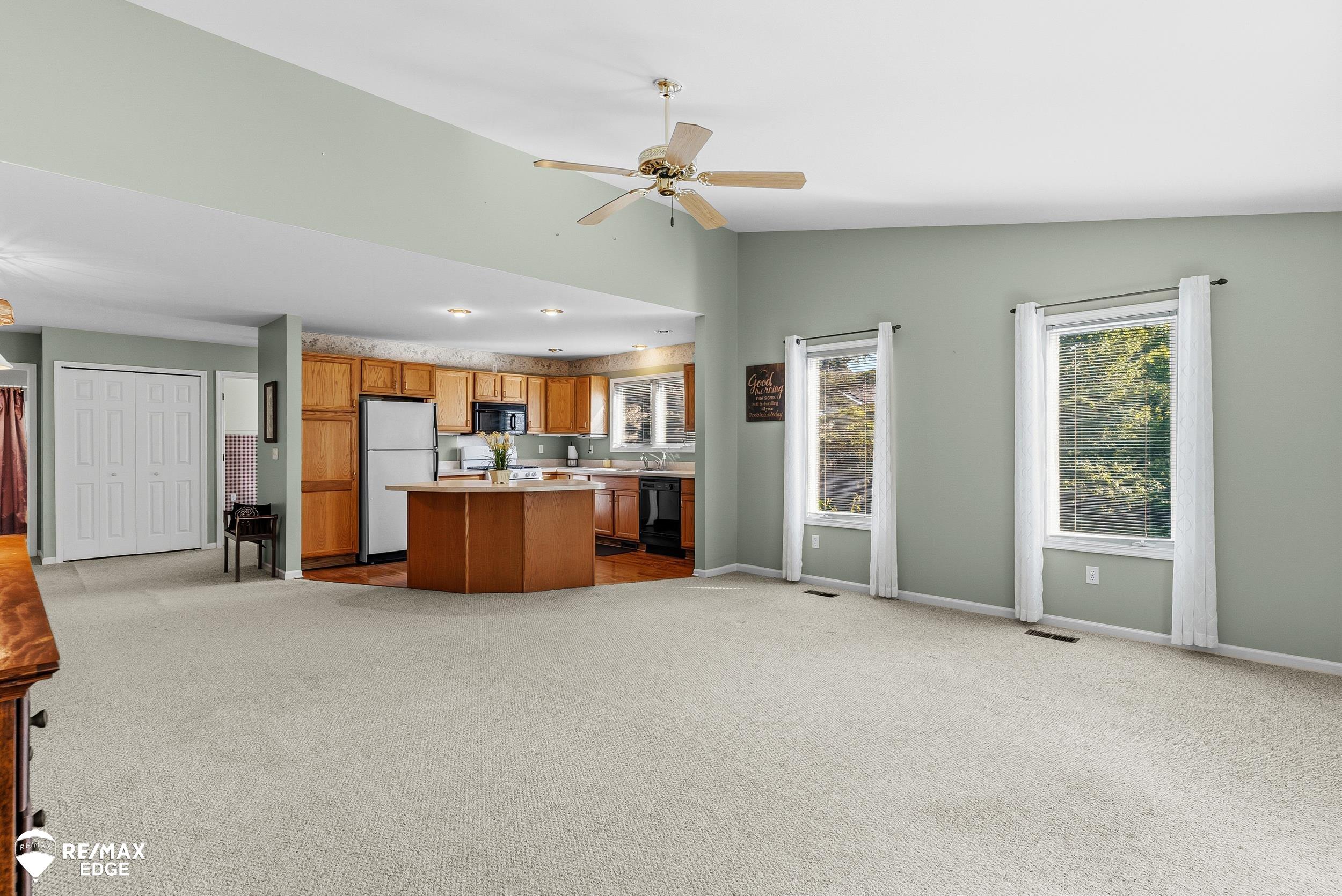 9340 Rayna Drive Property Photo 6