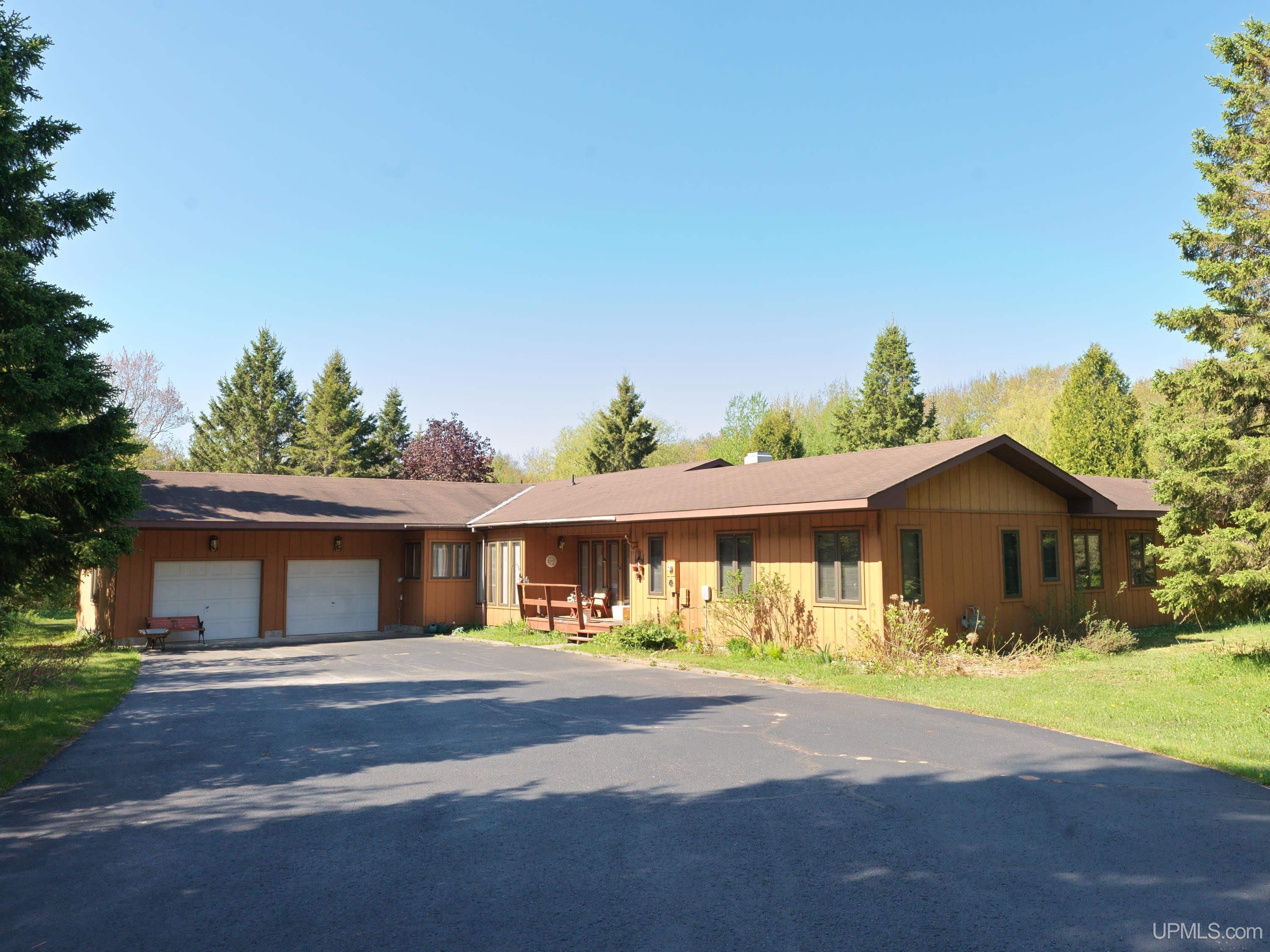 N6355 Alger Heights Road Property Photo 4