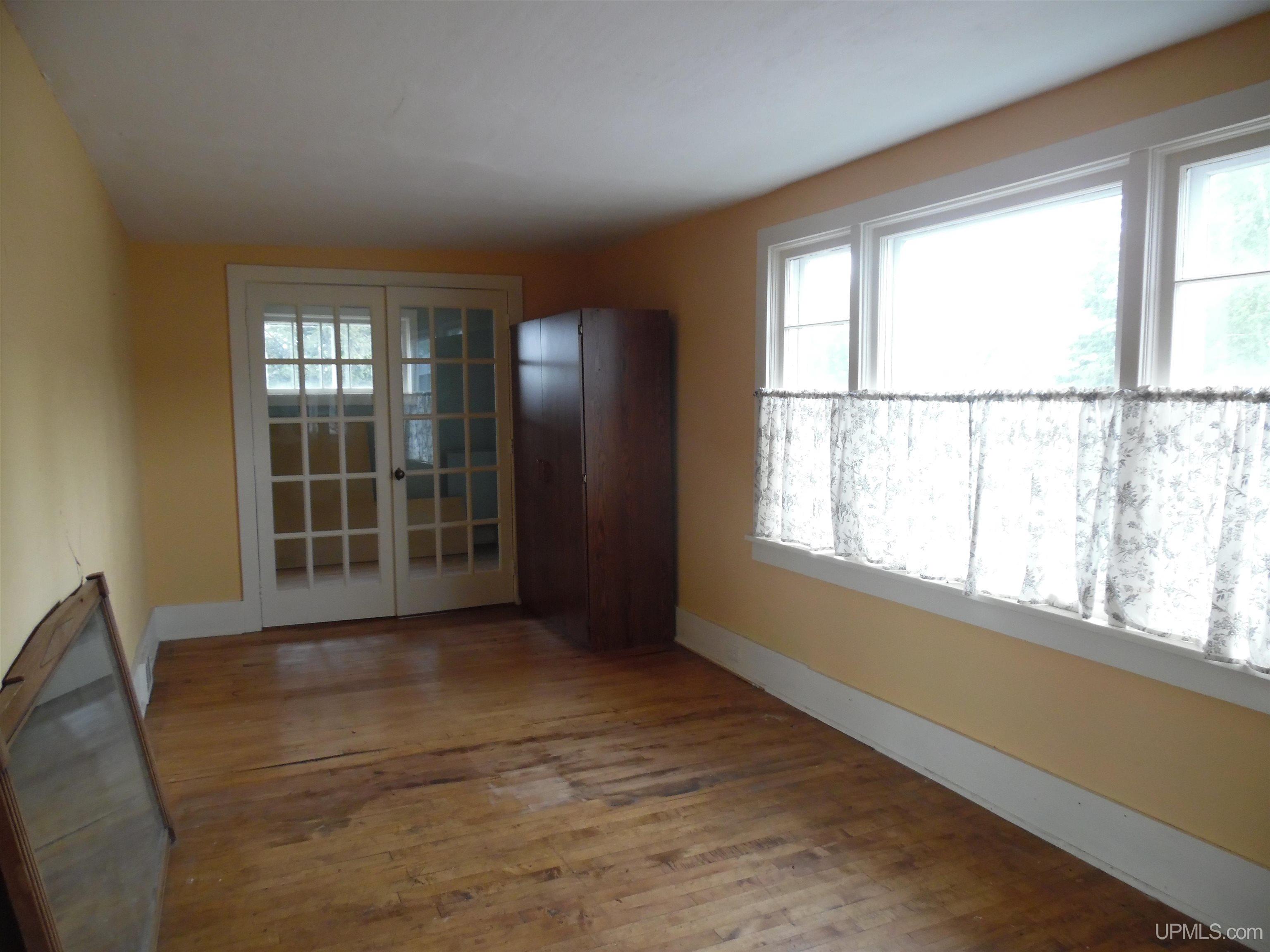 25828 Lake Linden Avenue Property Photo 3