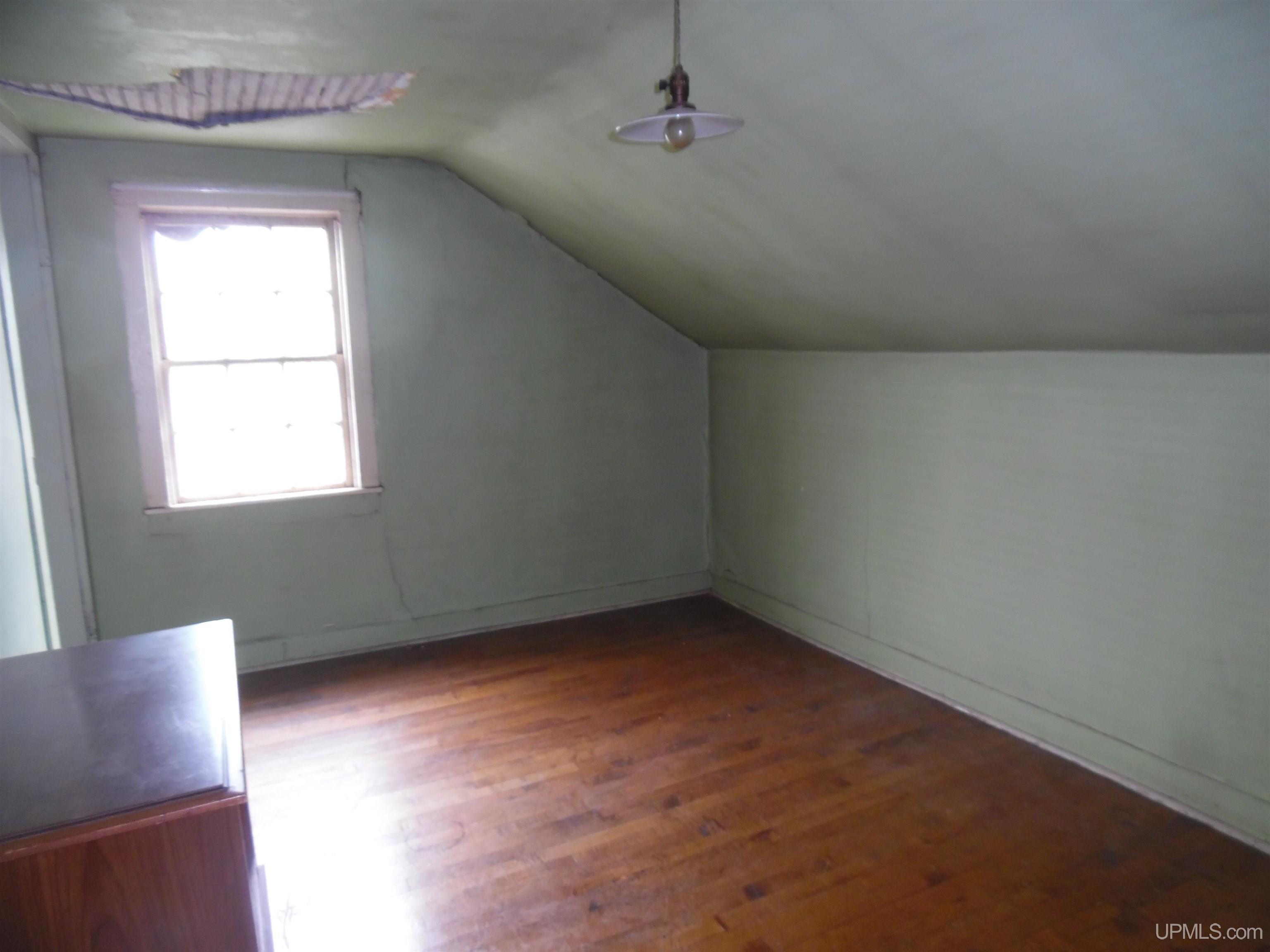 25828 Lake Linden Avenue Property Photo 8