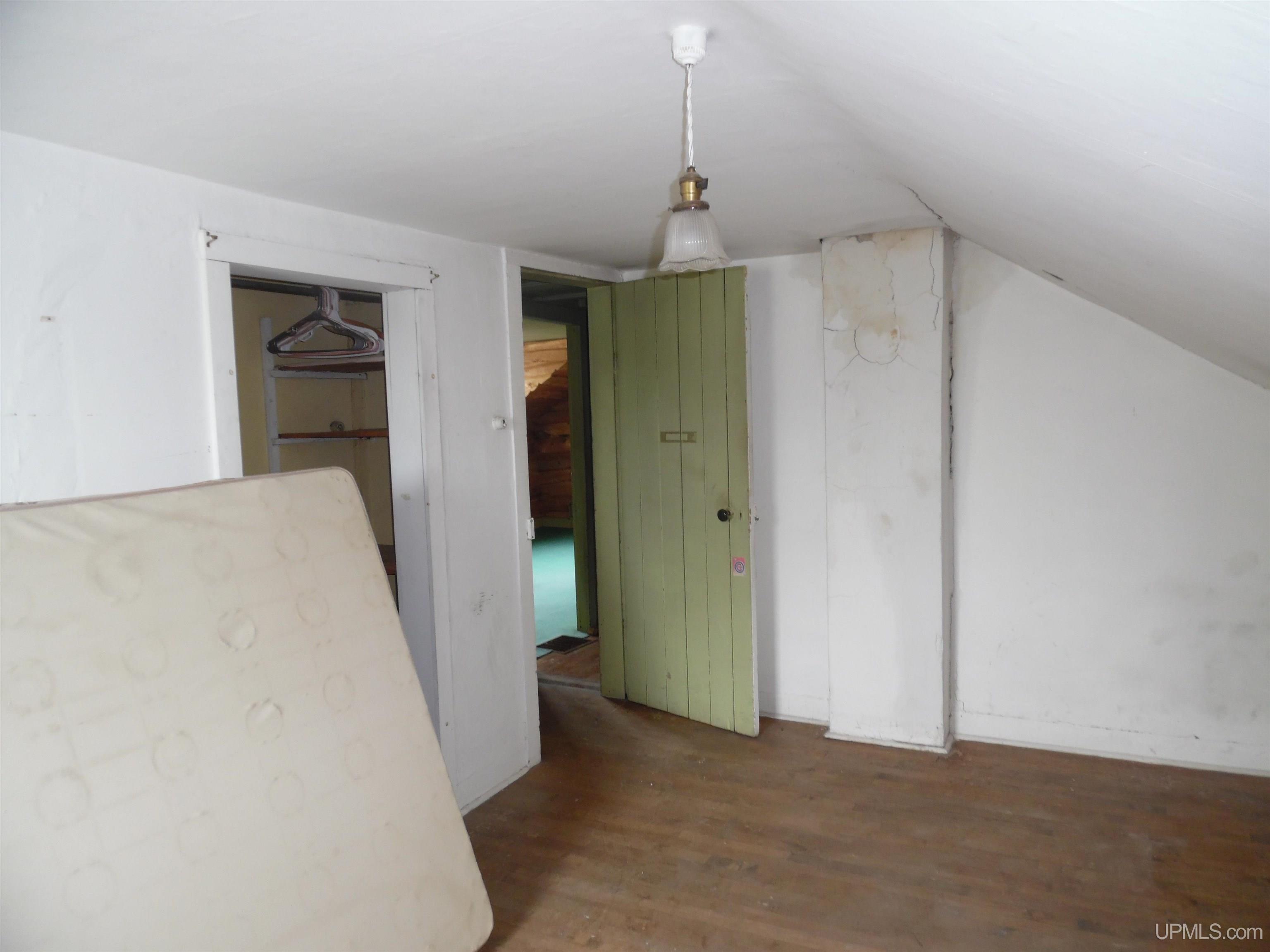 25828 Lake Linden Avenue Property Photo 9