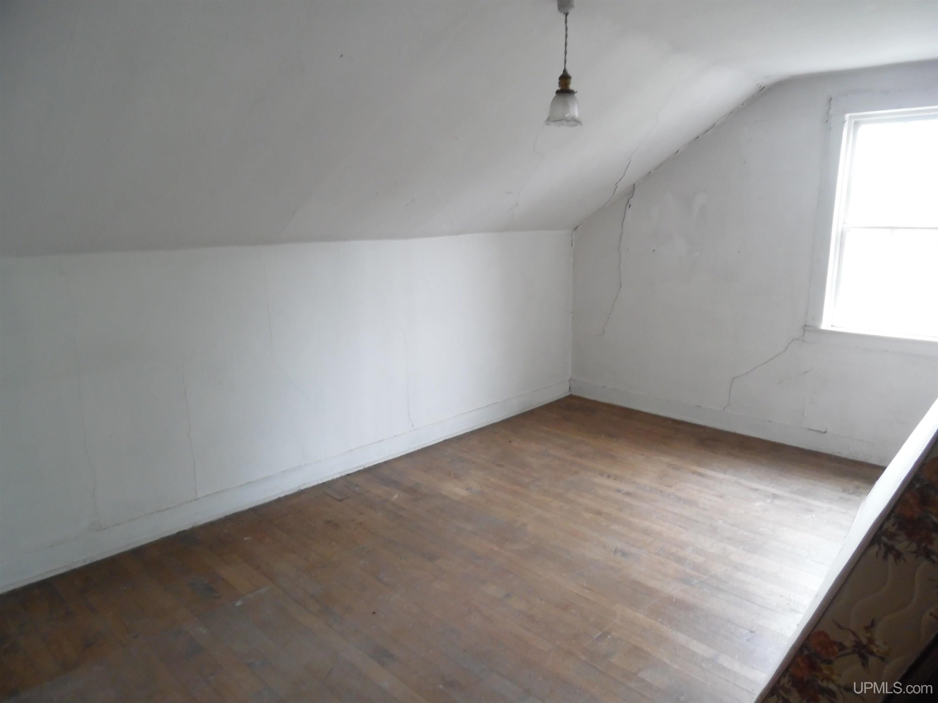 25828 Lake Linden Avenue Property Photo 12