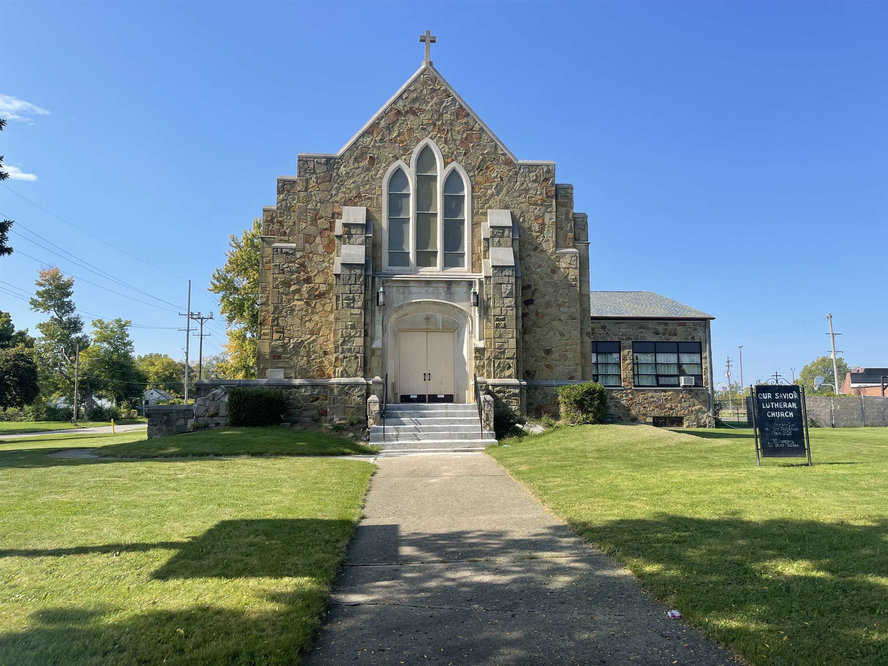 6901 N Saginaw Street Property Photo 1