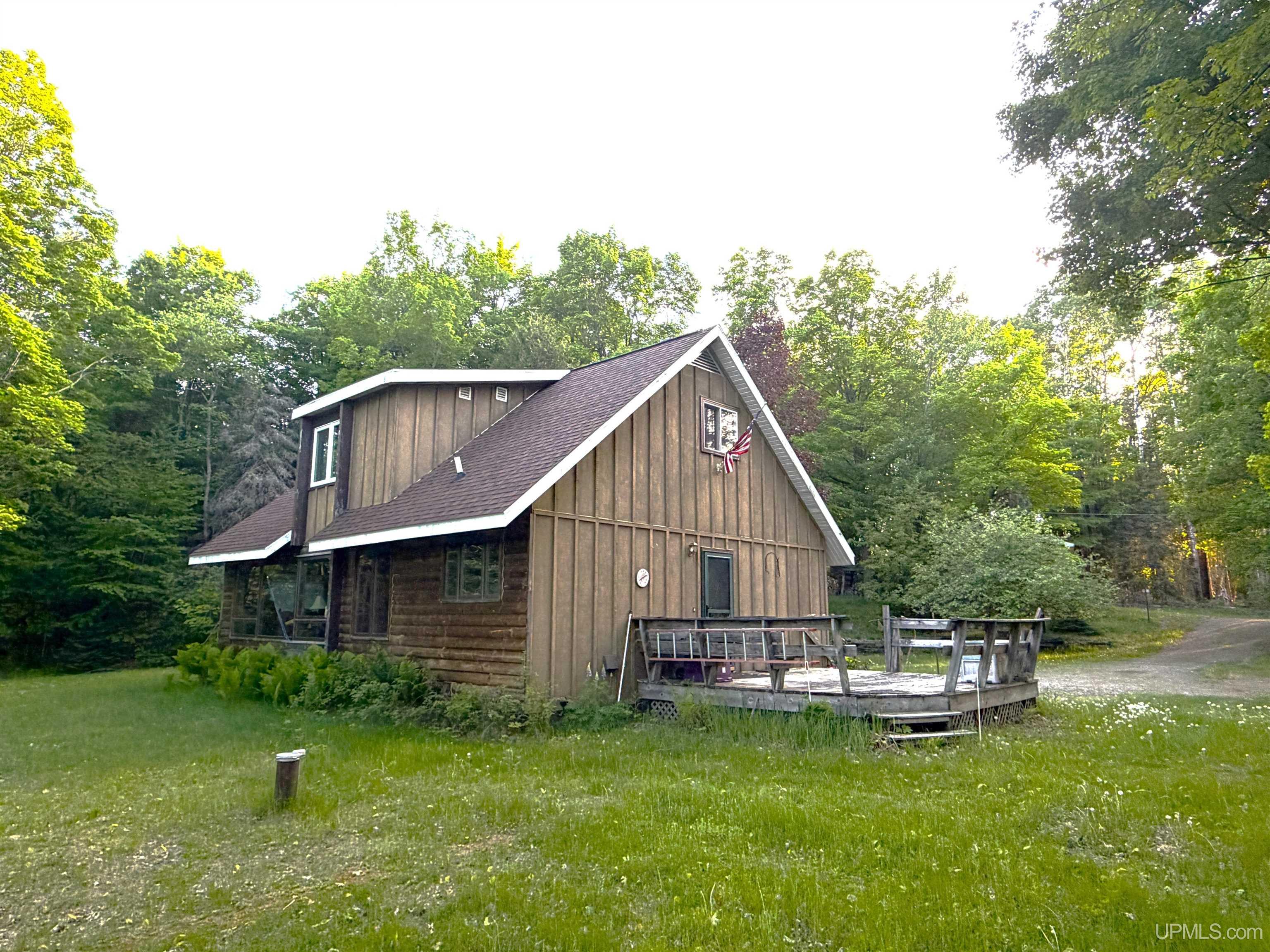 6782 Magpie Lane Property Photo 4