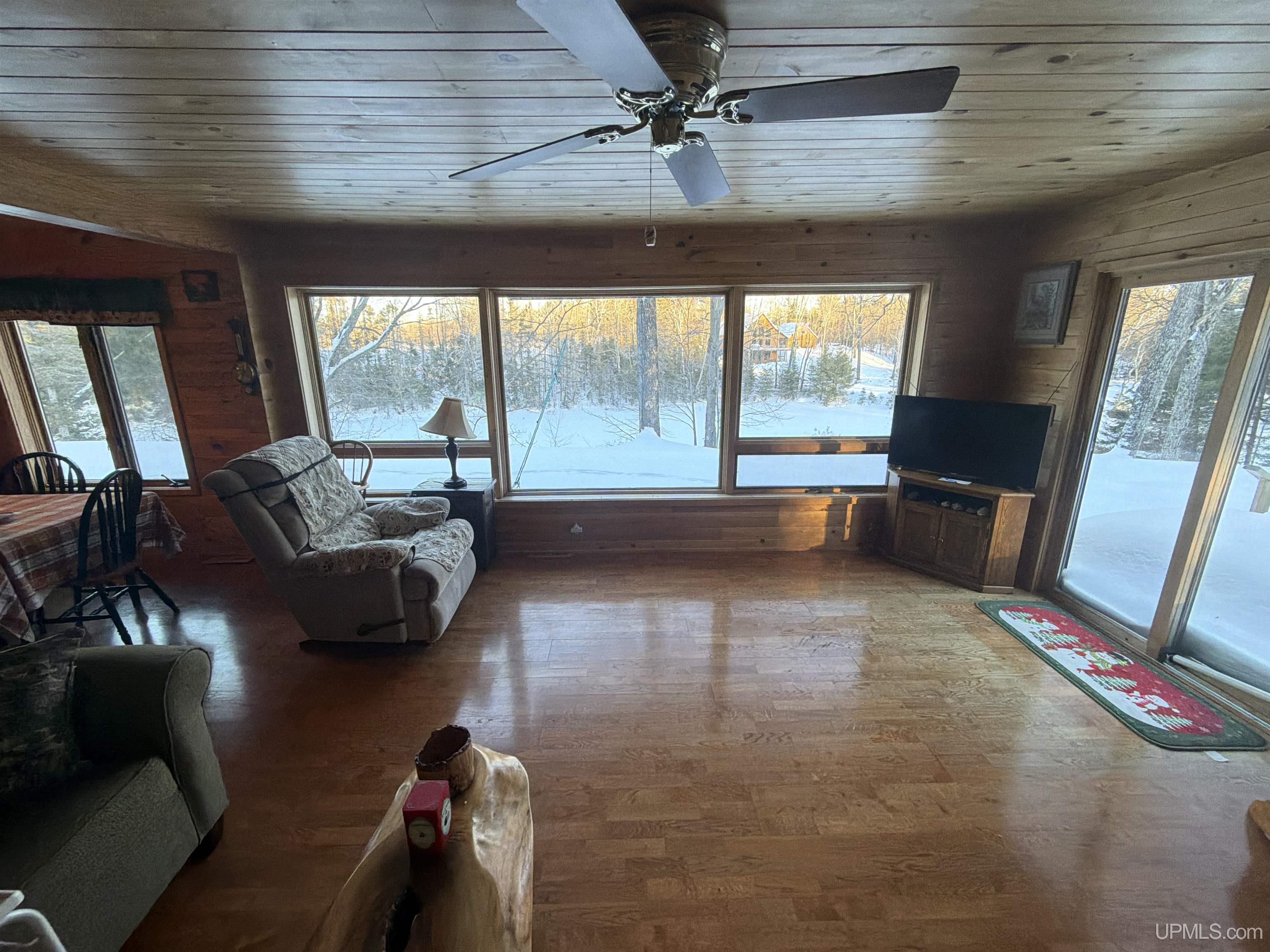 6782 Magpie Lane Property Photo 10