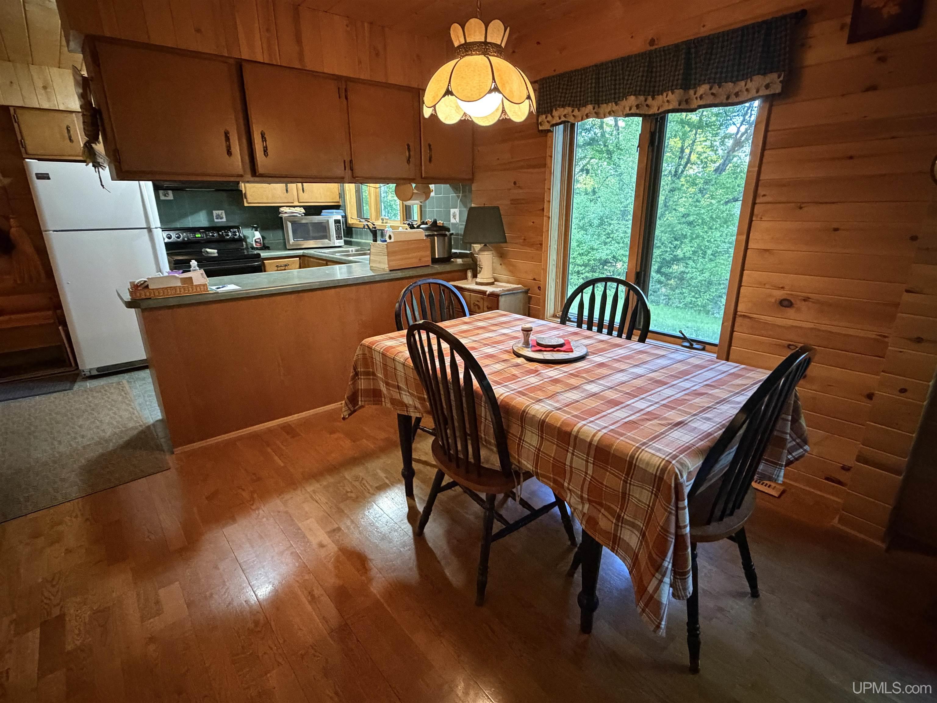 6782 Magpie Lane Property Photo 12
