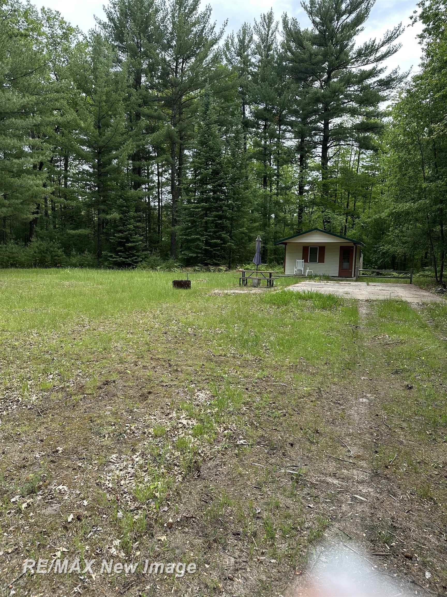 1980 4th Oak Street Property Photo 1