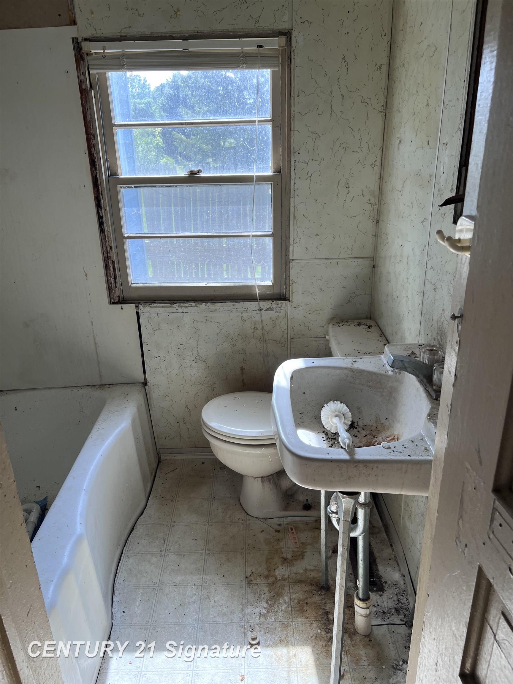 3367 E Lake Road Property Photo 5