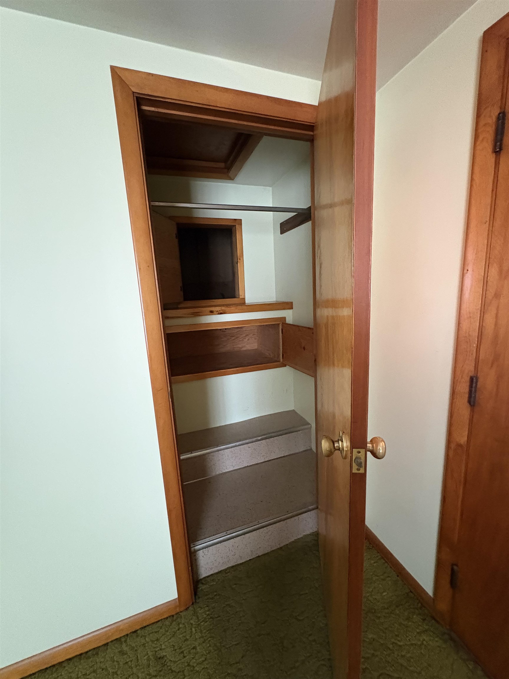 225 7th St Streets Property Photo 7