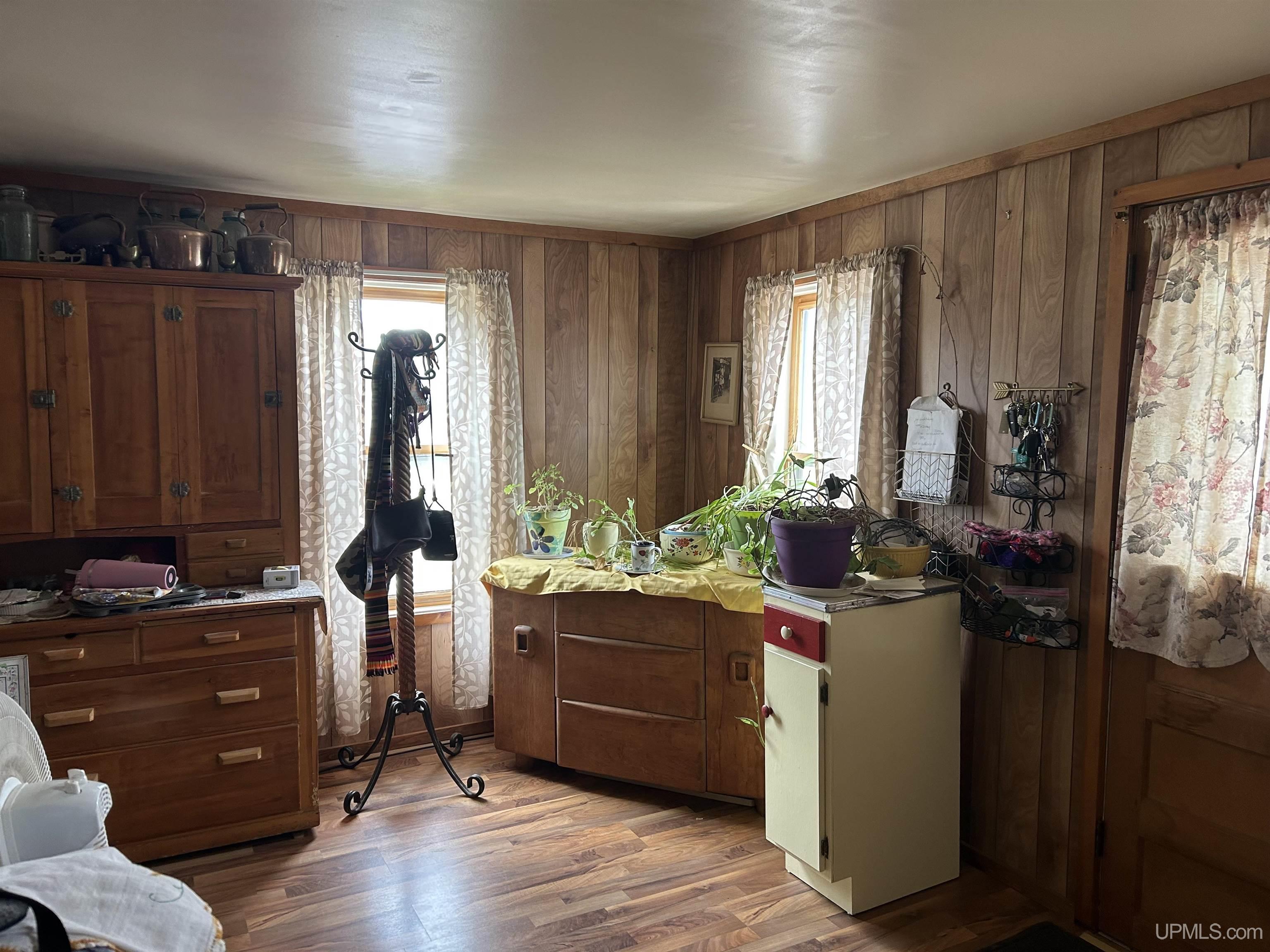 421 & 419 Cary Road Property Photo 6