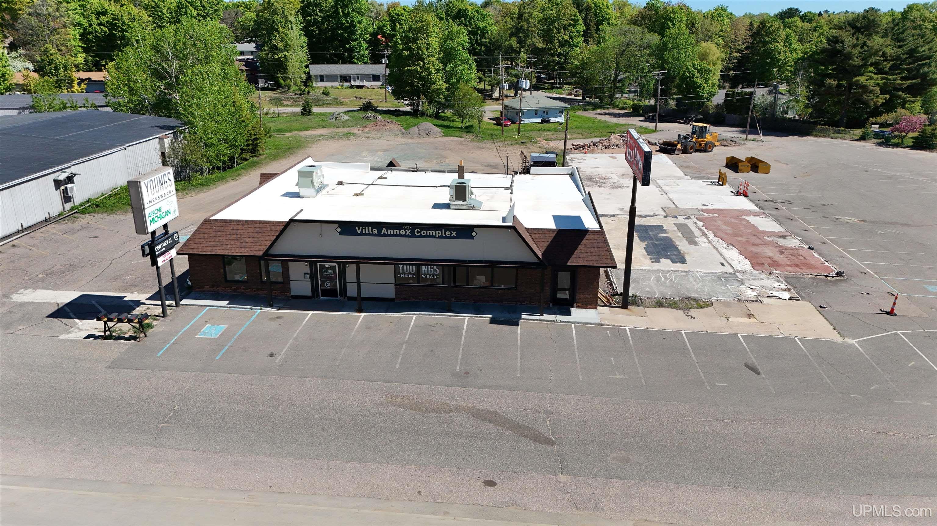 2100 W Us41 Highway Property Photo 15