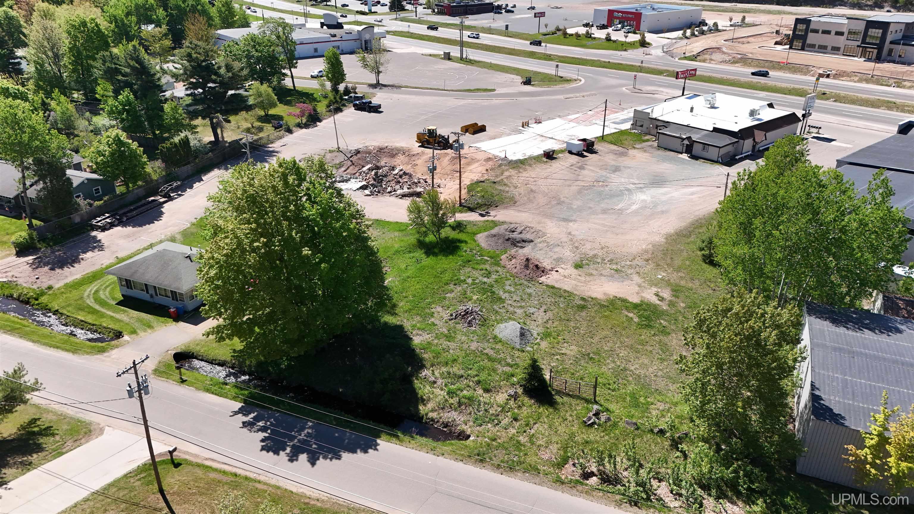 2100 W Us41 Highway Property Photo 18