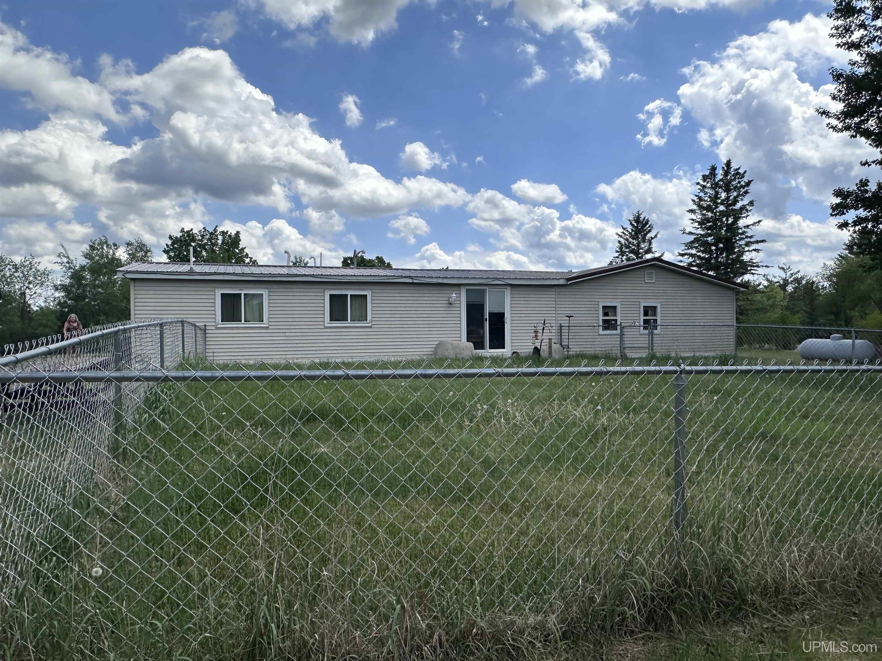 W6240 Us 2 Highway Property Photo 18