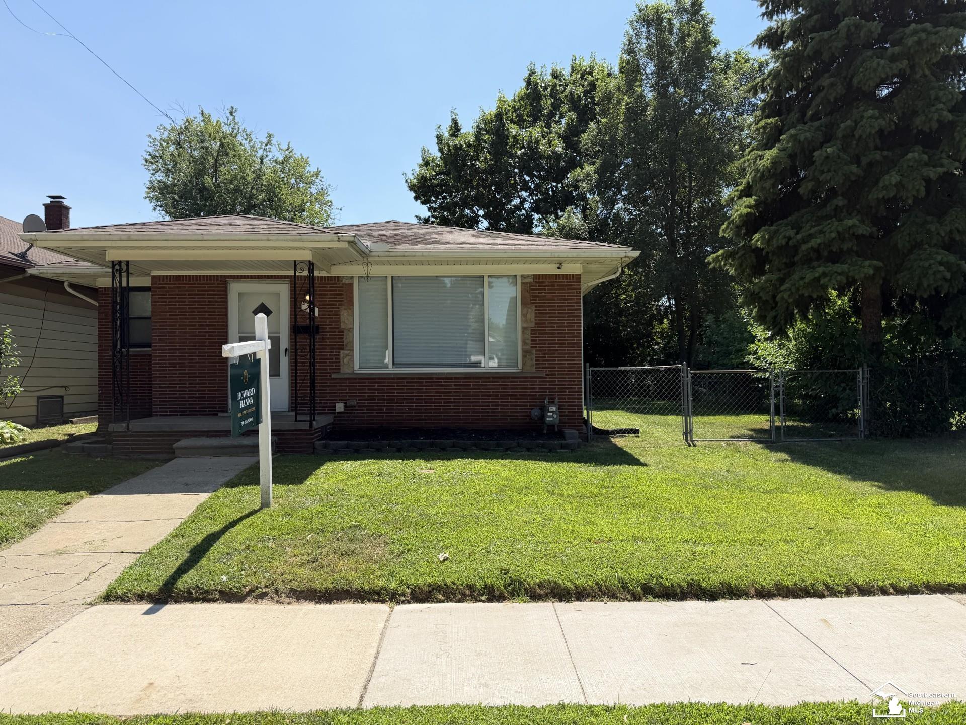 25 W Auburn Street Property Photo 1