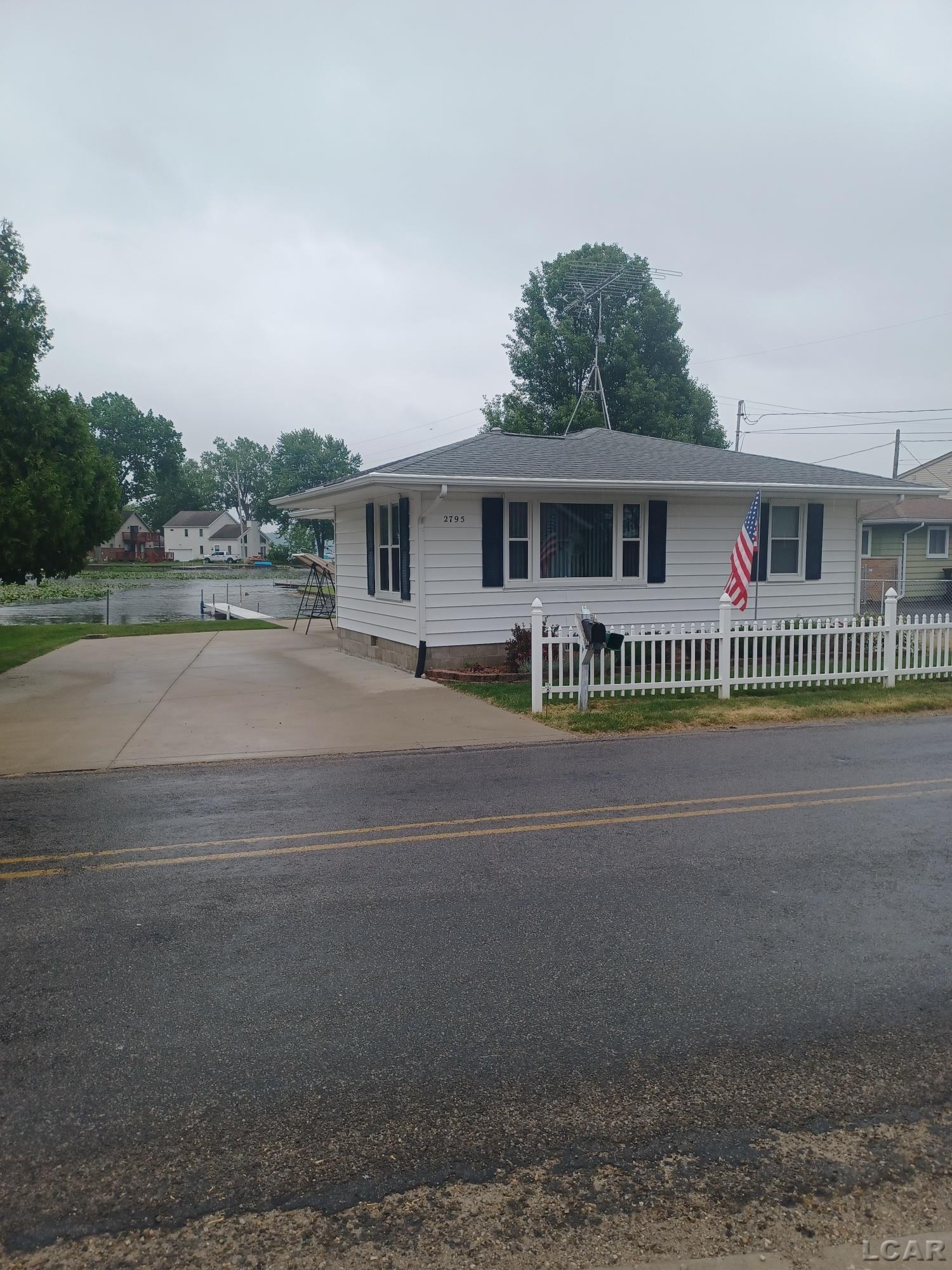 2795 Round Lake Highway Property Photo 1