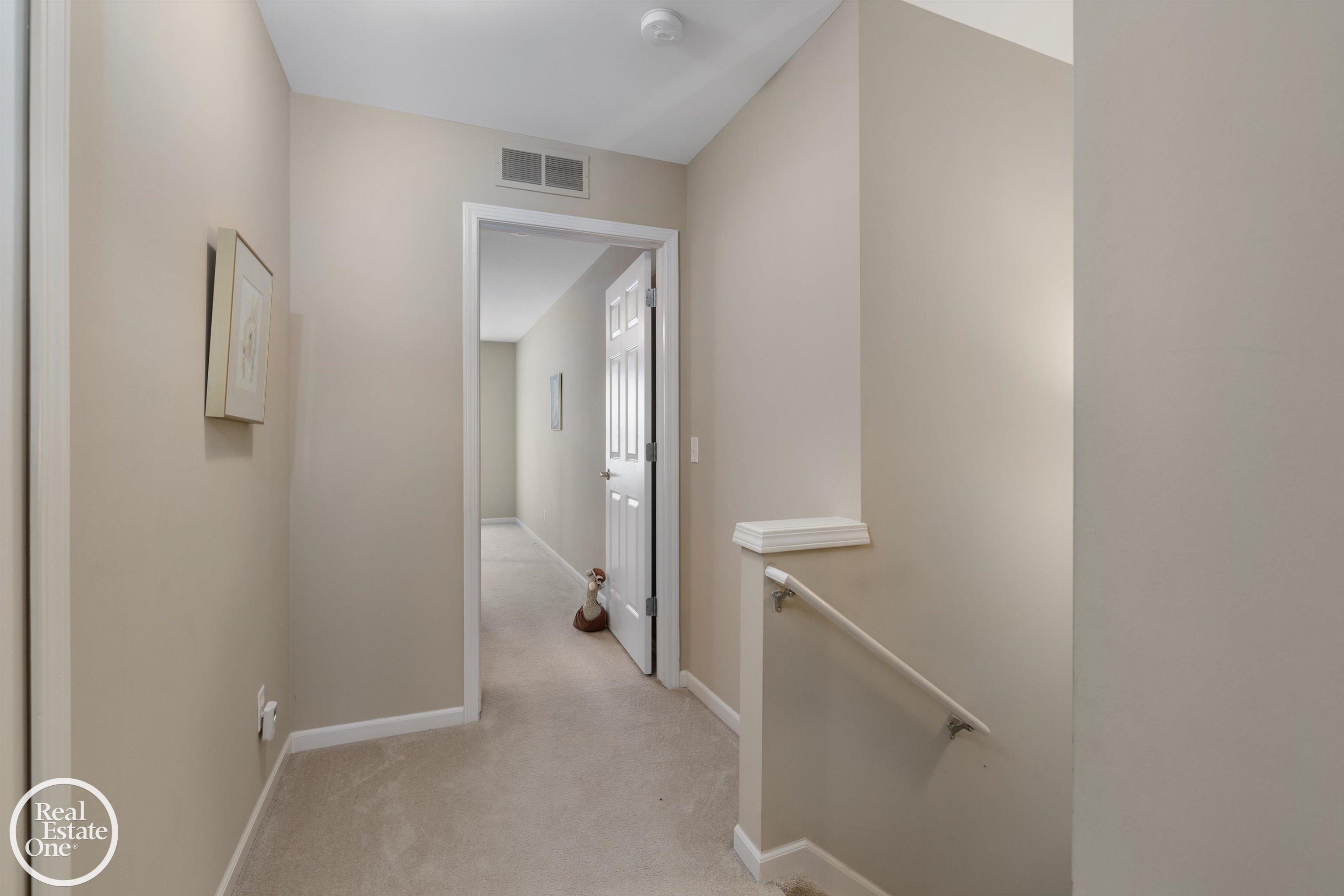 1048 Lakepointe Street Property Photo 15