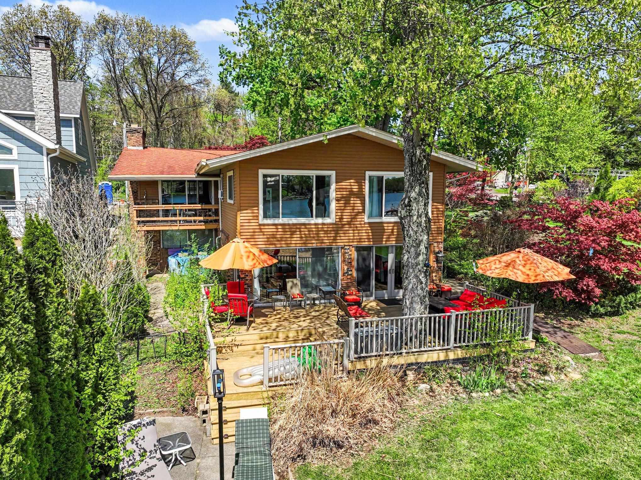 50575 W Lakeshore Drive Property Photo 1